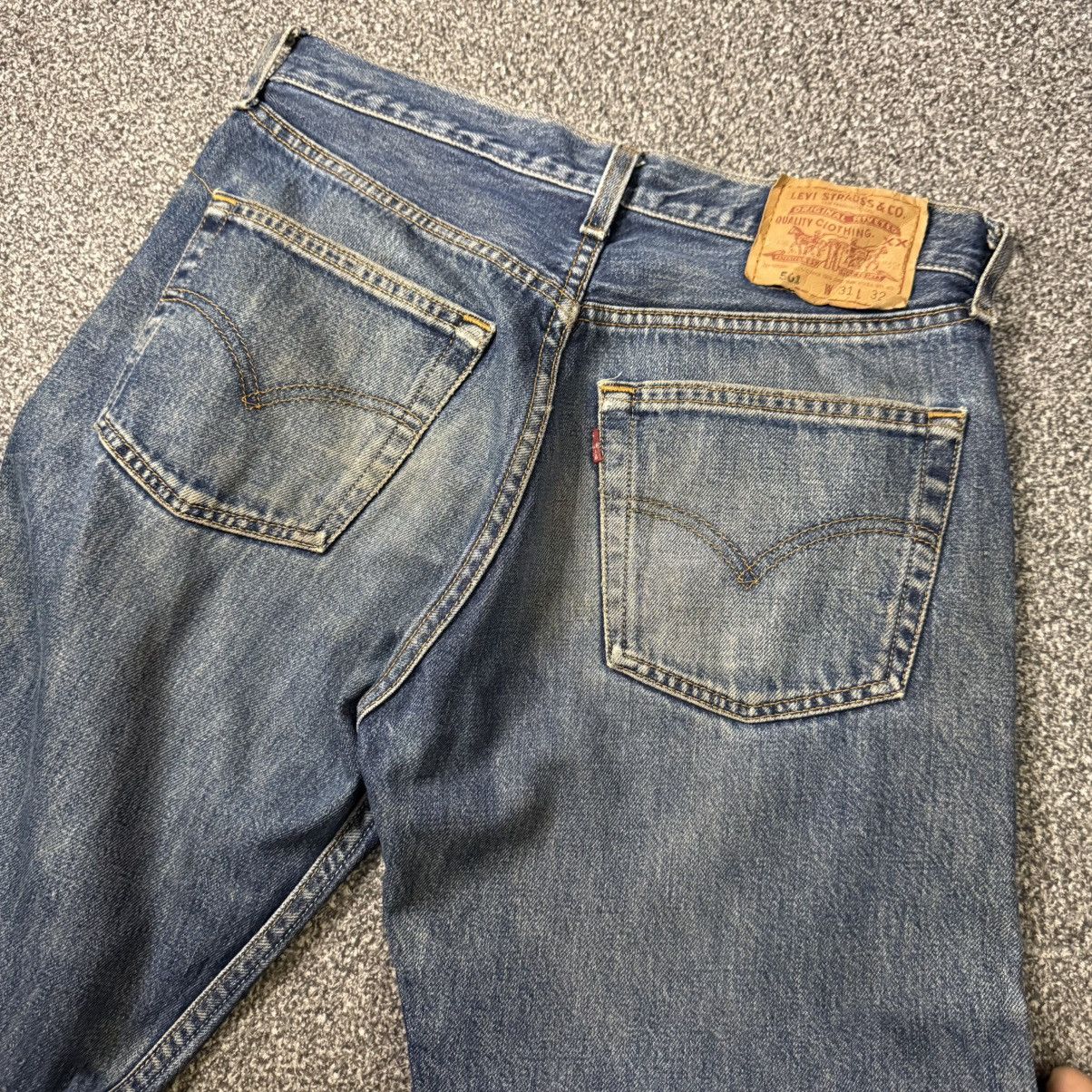 Levi's Vintage Clothing 90s Levis 501 Distressed Aging Mud Denim W31 Made in USA Size US 31 - 8 Thumbnail