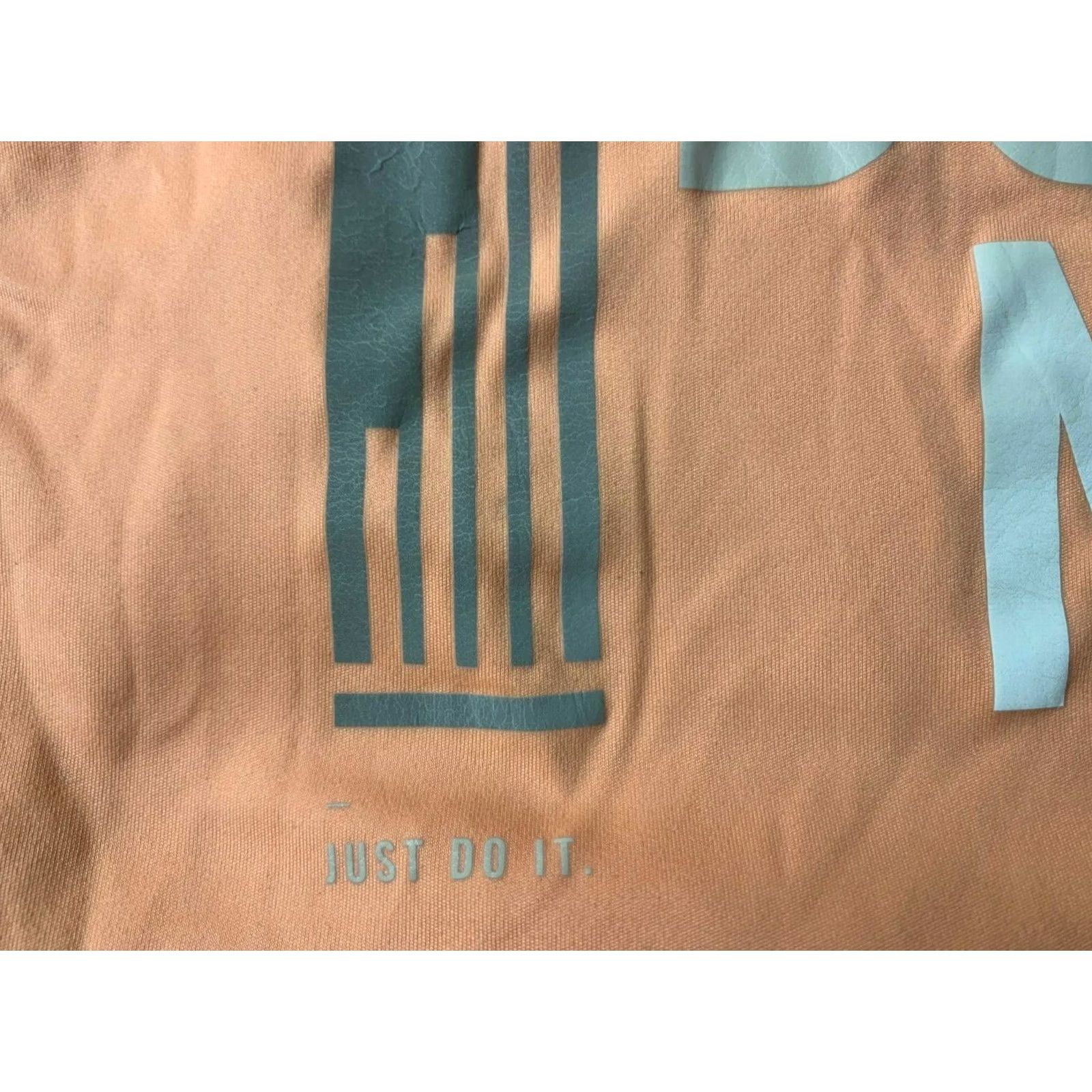 Nike NIKE RUNNING DRI-FIT LONDON WOMENS TRAINING SHIRT JERSEY M White Peach Neon Green London Run Nike Dri-Fit T-Shirt Womens 2015 Size M / US 6-8 / IT 42-44 - 5 Thumbnail