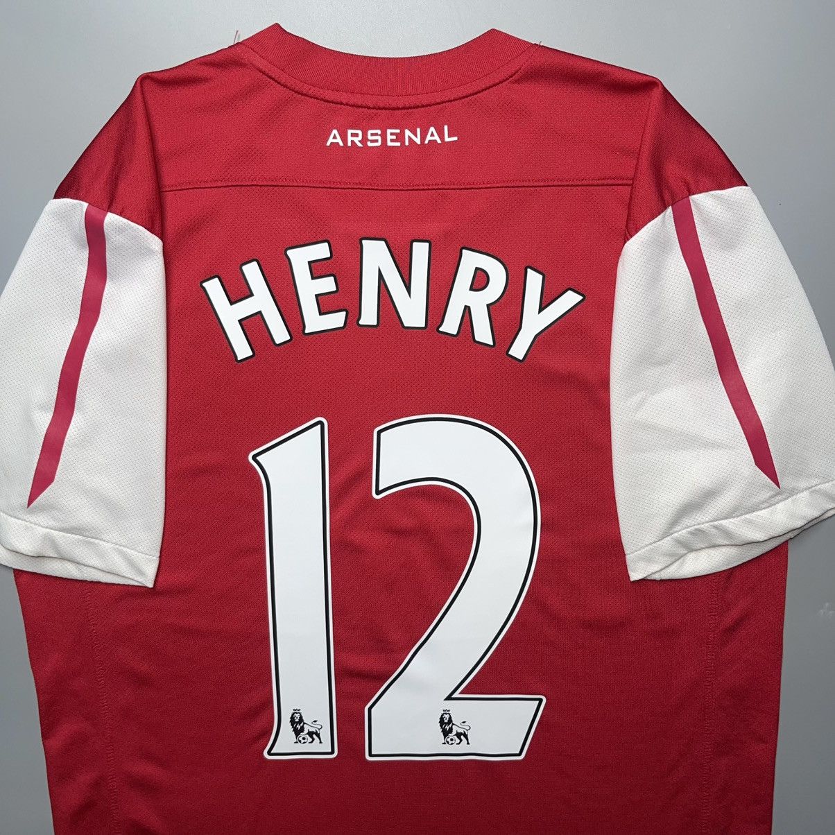 Nike ARSENAL NIKE 2011/2012 FOOTBALL HOME JERSEY #12 HENRY Size US M / EU 48-50 / 2 - 10 Thumbnail