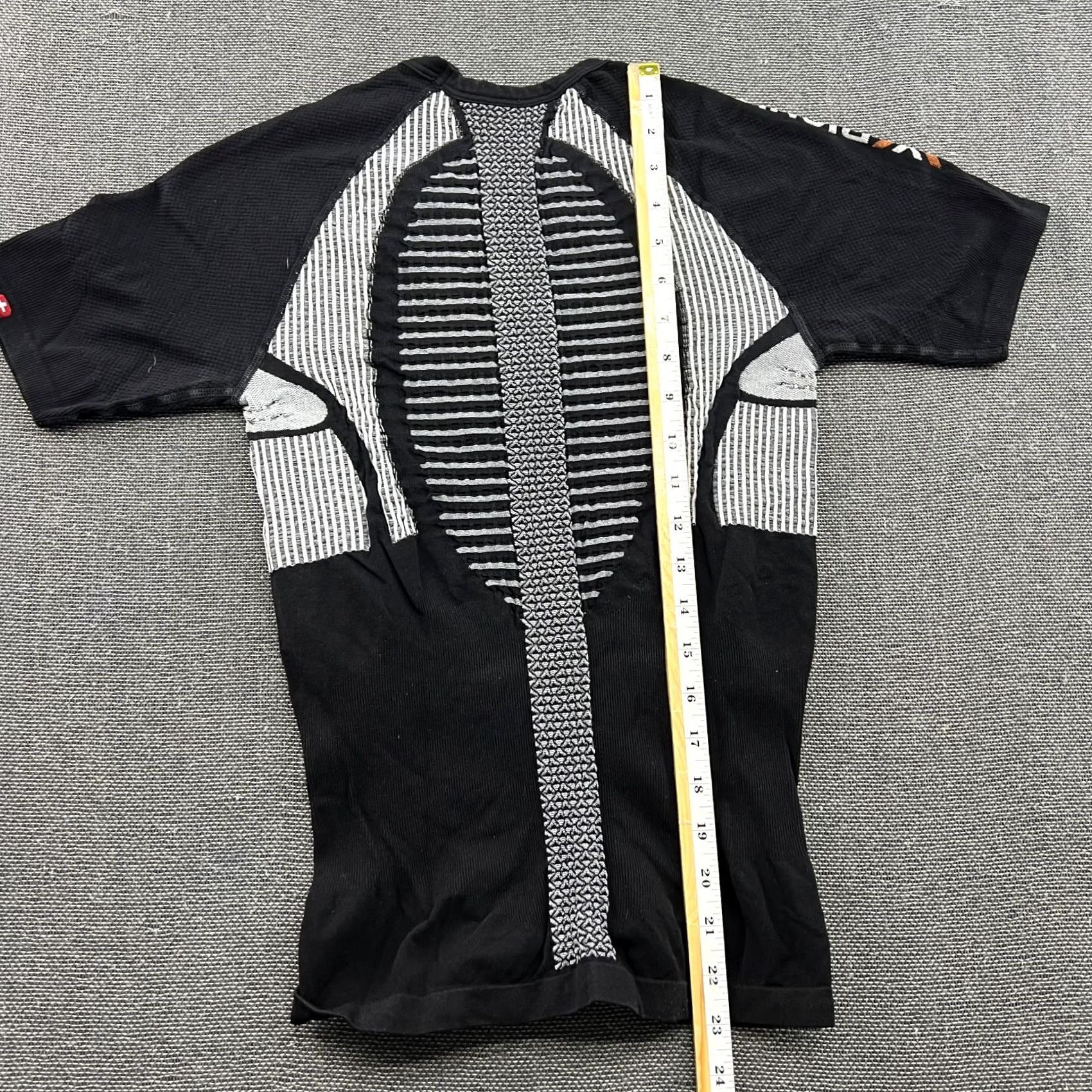 Vintage X-Bionic The Trick Mens Compression Shirt Short Sleeve Black Medium Running Size US M / EU 48-50 / 2 - 6 Thumbnail