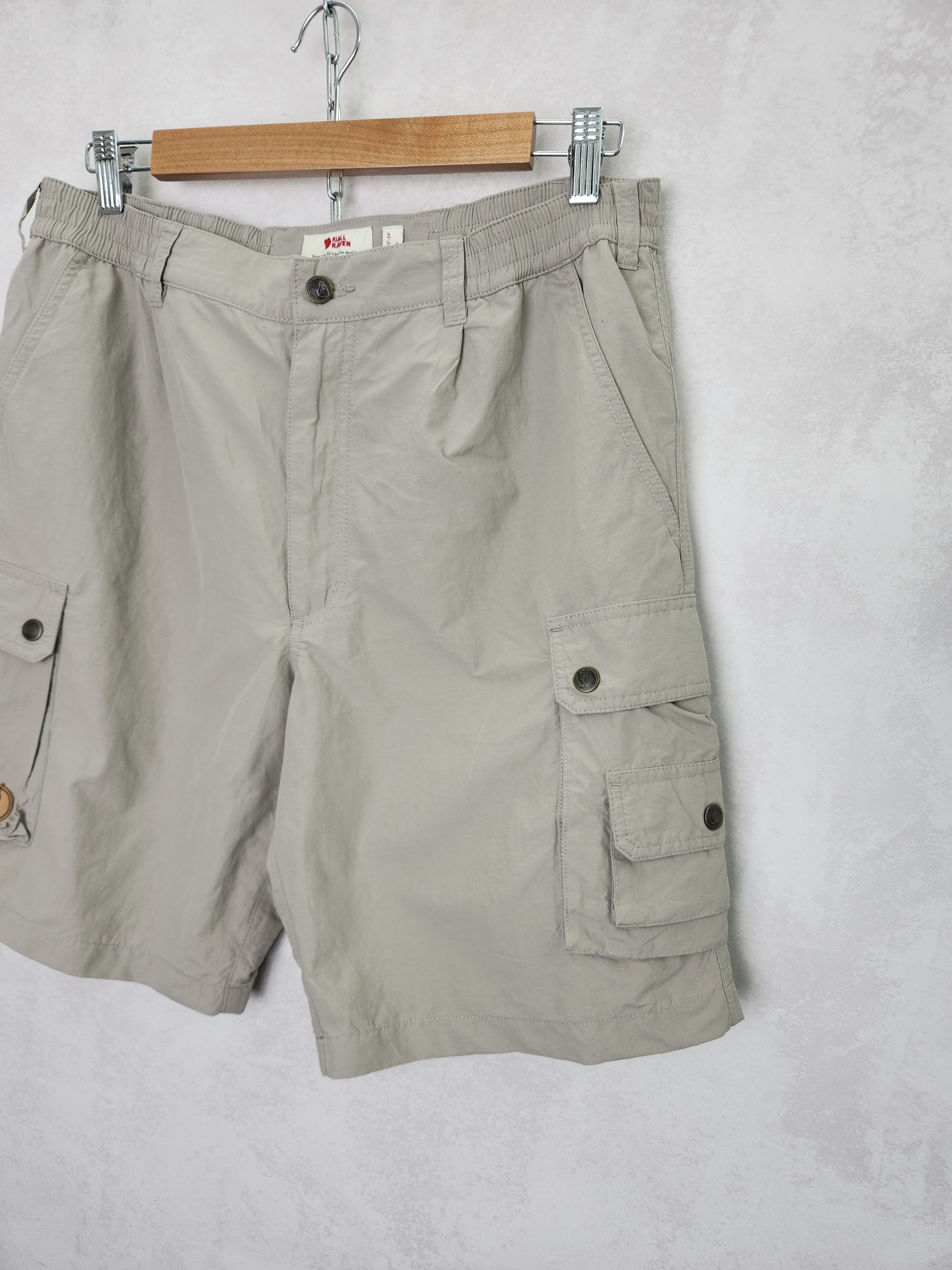 Fjallraven Fjallravenn Sambava MT shorts Regular fit Mid waist size L Size US 34 / EU 50 - 2 Thumbnail