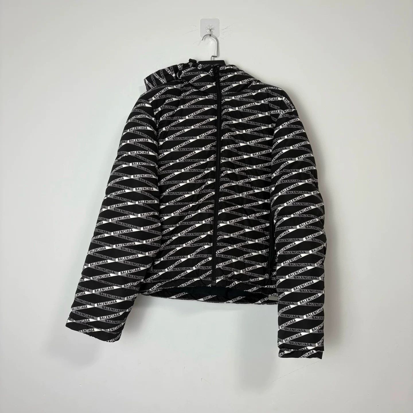 Balenciaga Balenciaga All-Over Print Down Jacket Size US S / EU 44-46 / 1 - 1 Thumbnail
