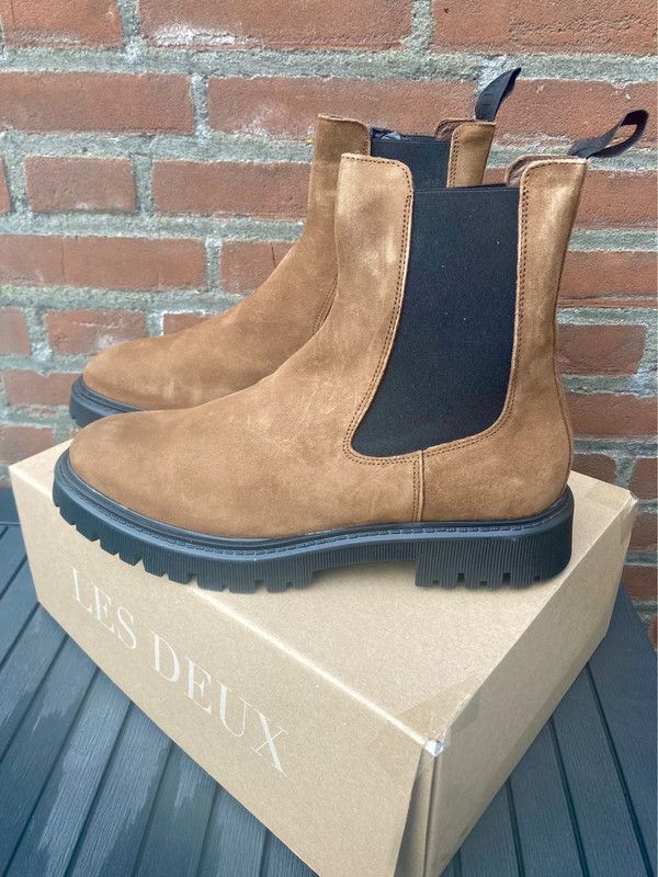 Les Deux Tatum suède Chelsea boots 43 Portugal brown new Size US 10 / EU 43 - 2 Thumbnail