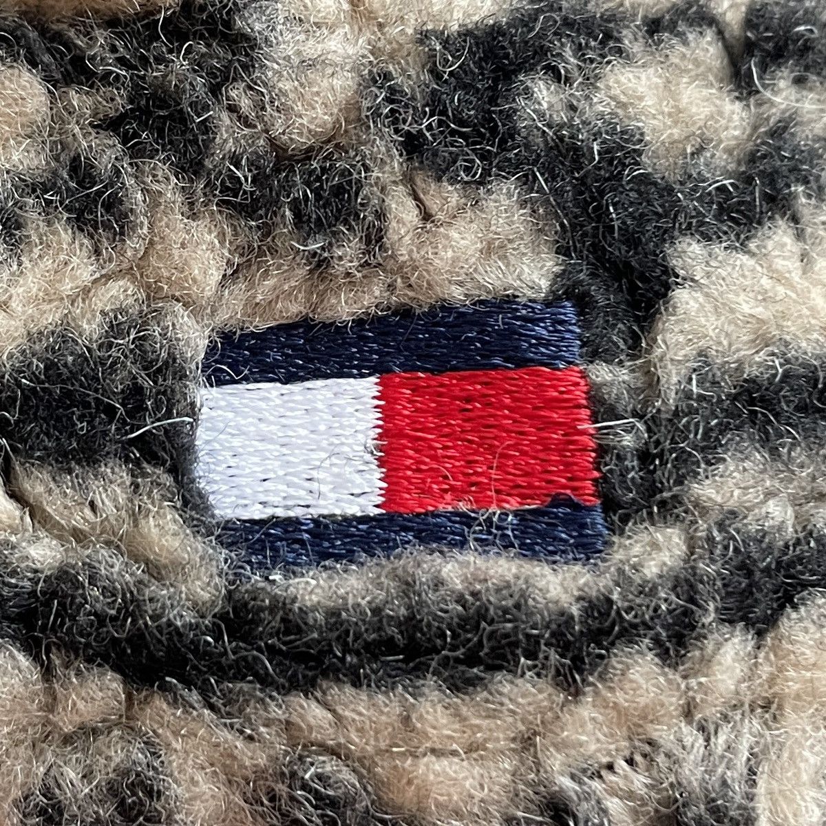 Tommy Hilfiger × Vintage Vintage Brand Tommy Hilfiger Navajo Half Zipper 1990s Size US S / EU 44-46 / 1 - 10 Thumbnail