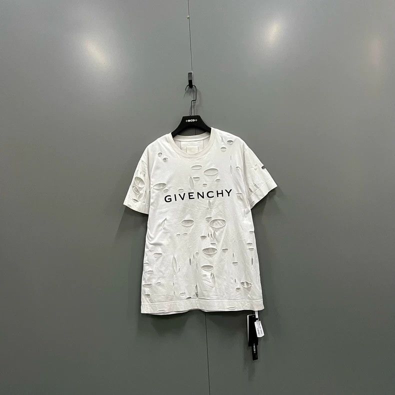 Givenchy Givenchy Large Destroyed Logo Print Short Sleeve, Size S Size US M / EU 48-50 / 2 - 1 Thumbnail