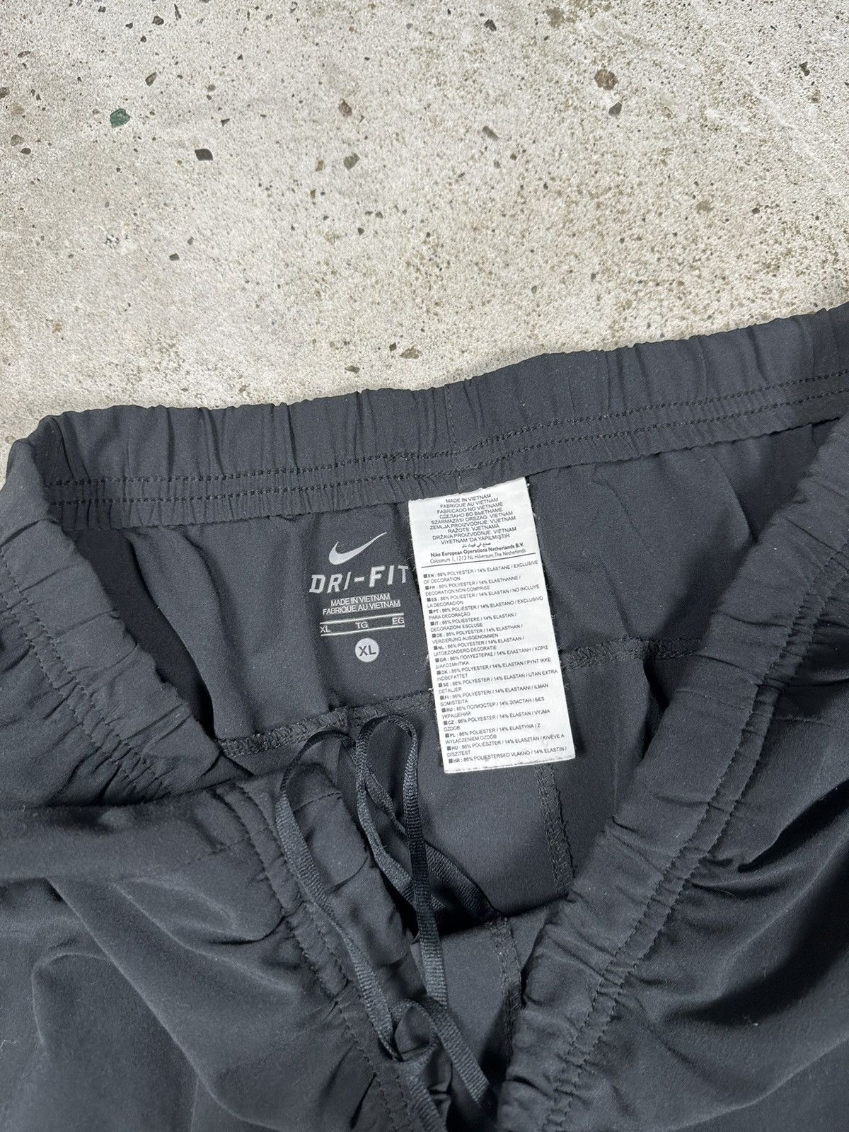 Nike × Vintage Vintage Y2K Nike Black Track Pants Swoosh Baggy Size US 34 / EU 50 - 7 Thumbnail