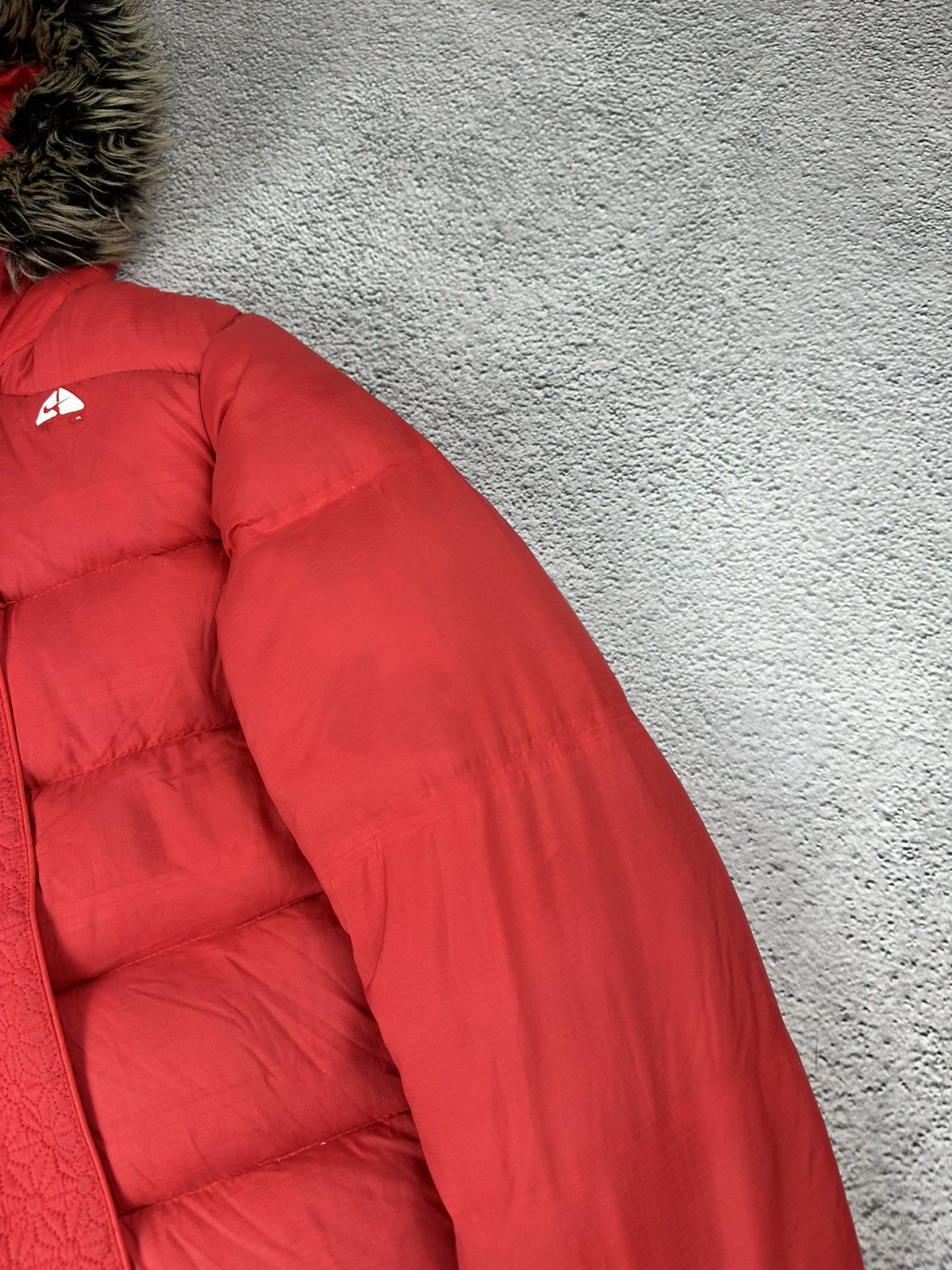 Nike ACG Vintage Nike ACG Down Puffer Jacket Washed Y2K Fur Fuzzy Size S / US 4 / IT 40 - 6 Thumbnail