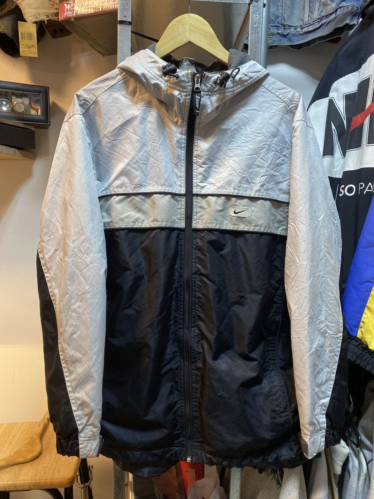 Nike Vintage Nike Spell Out Windbreaker Jacket Size US S / EU 44-46 / 1 - 1 Thumbnail