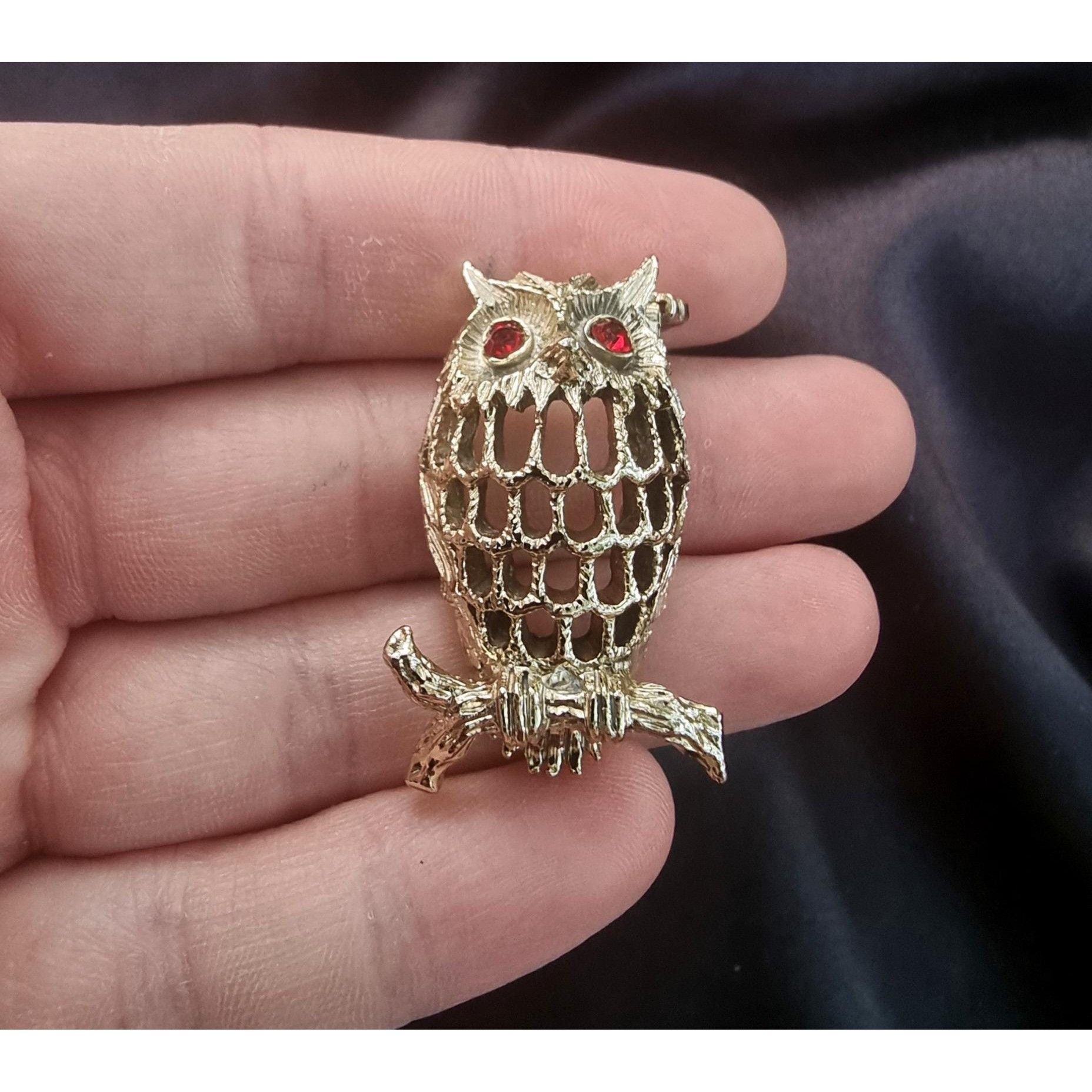 Vintage Vintage GERRYS Signed Owl Red Eyes Gold Tone Brooch Pin Size ONE SIZE - 5 Thumbnail