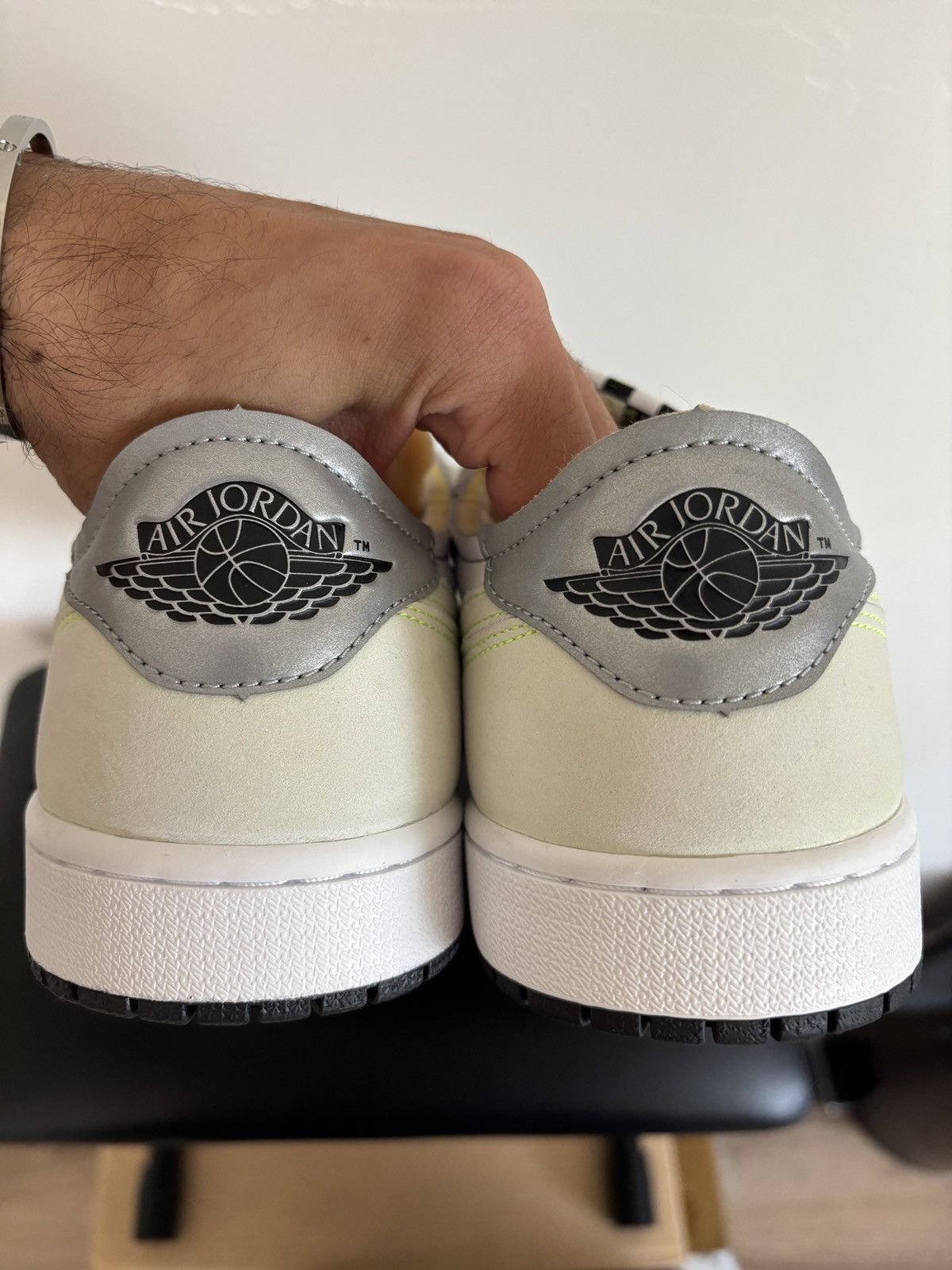 Jordan Brand Jordan 1 Low OG Ghost Green Size US 9 / EU 42 - 5 Thumbnail