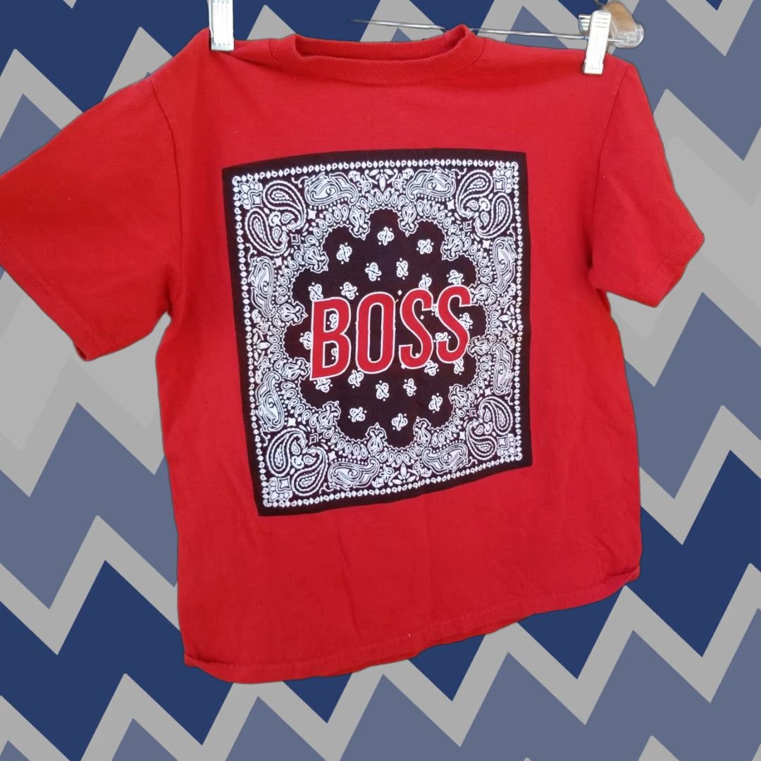 Vintage **Red Crewneck T-Shirt 2 Monkeys Adult Small Bandana Chest** User: **Red Bandana Crewneck T-Shirt 2 Monkeys Adult Small** Size US S / EU 44-46 / 1 - 1 Thumbnail