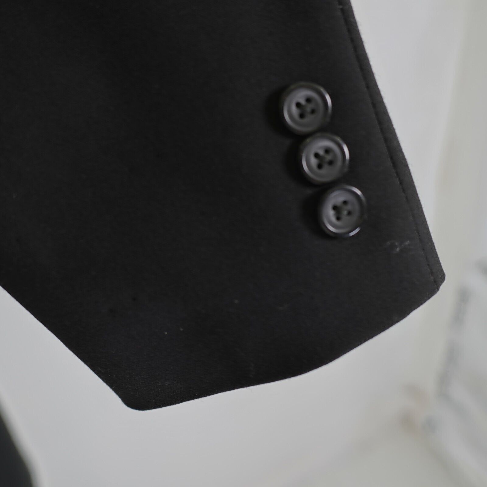 Van Heusen Boys Van Heusen Flex 3 Piece Suit W/ 2 Clip On Ties 20R Blac Size 34S - 5 Thumbnail