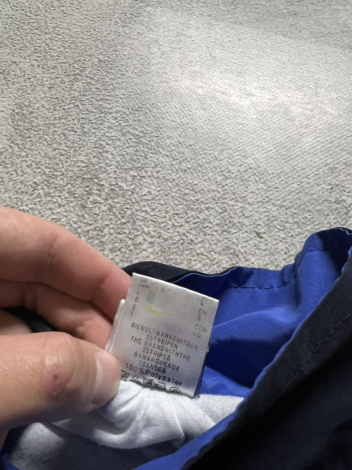 Vintage Vintage Y2k Adidas 💙🖤 Nylon Spellout Logo Jacket 90’s Size US XL / EU 56 / 4 - 10 Thumbnail