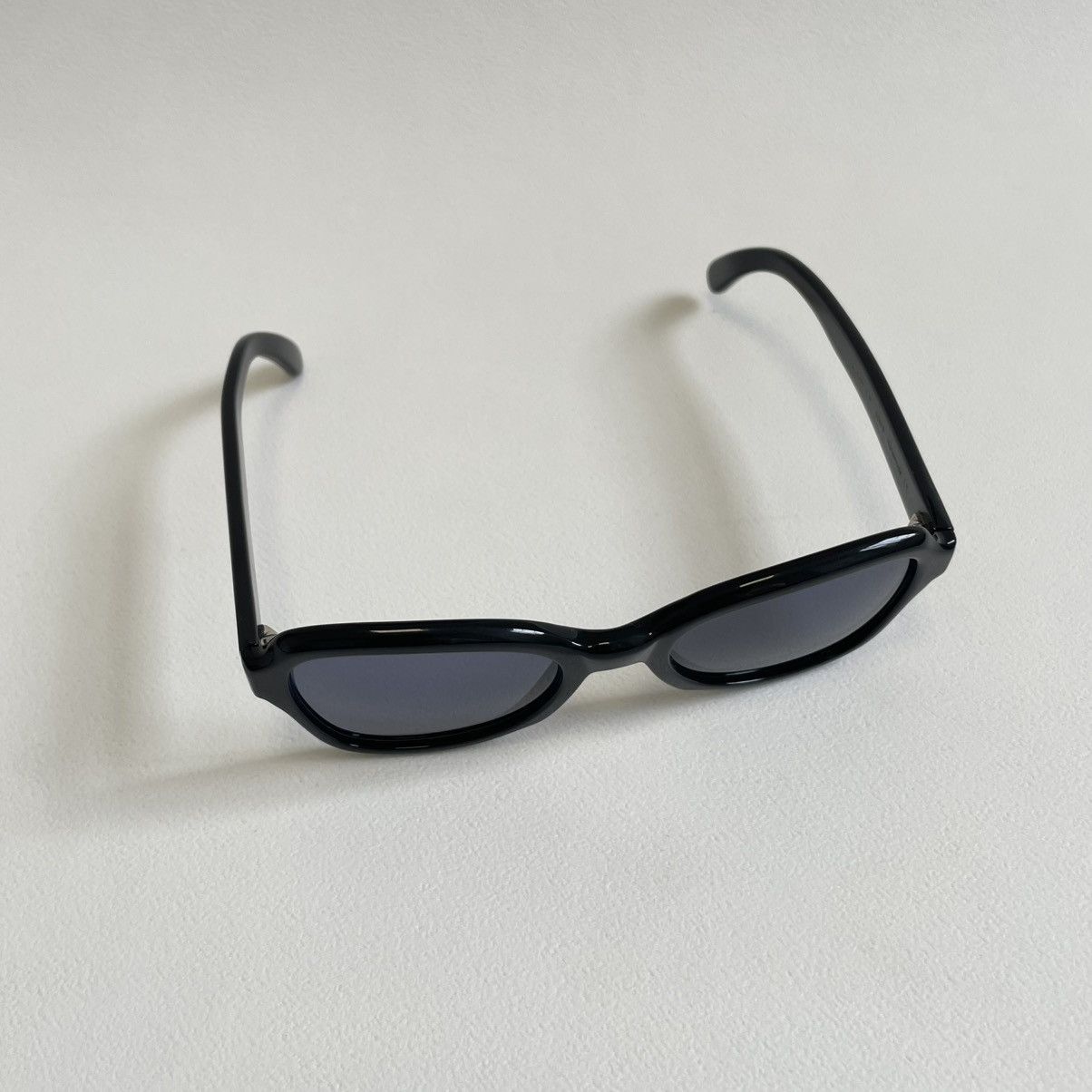 Cutler and Gross Black ‘Oval Shape Lens’ Vintage Sunglasses Size ONE SIZE - 5 Thumbnail