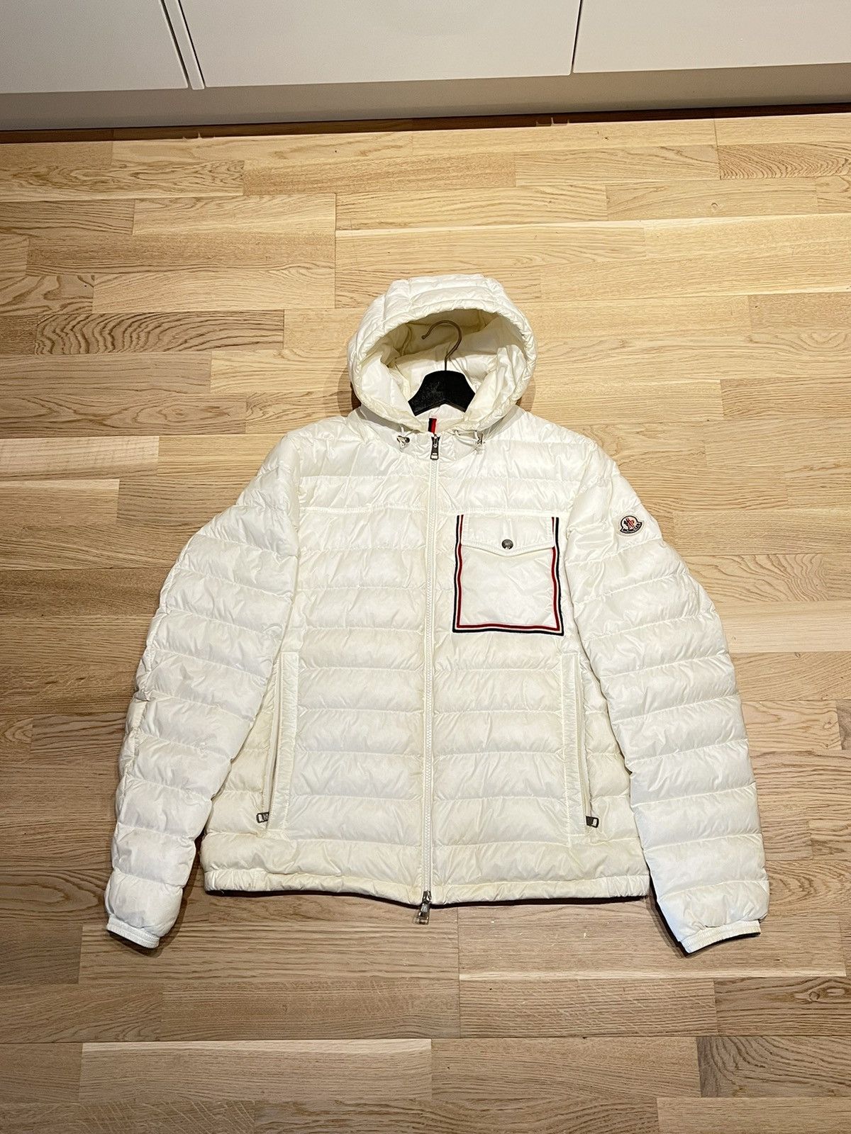 image of Moncler Lihou Giubbotto Down Jacket in White, Men's (Size Medium)