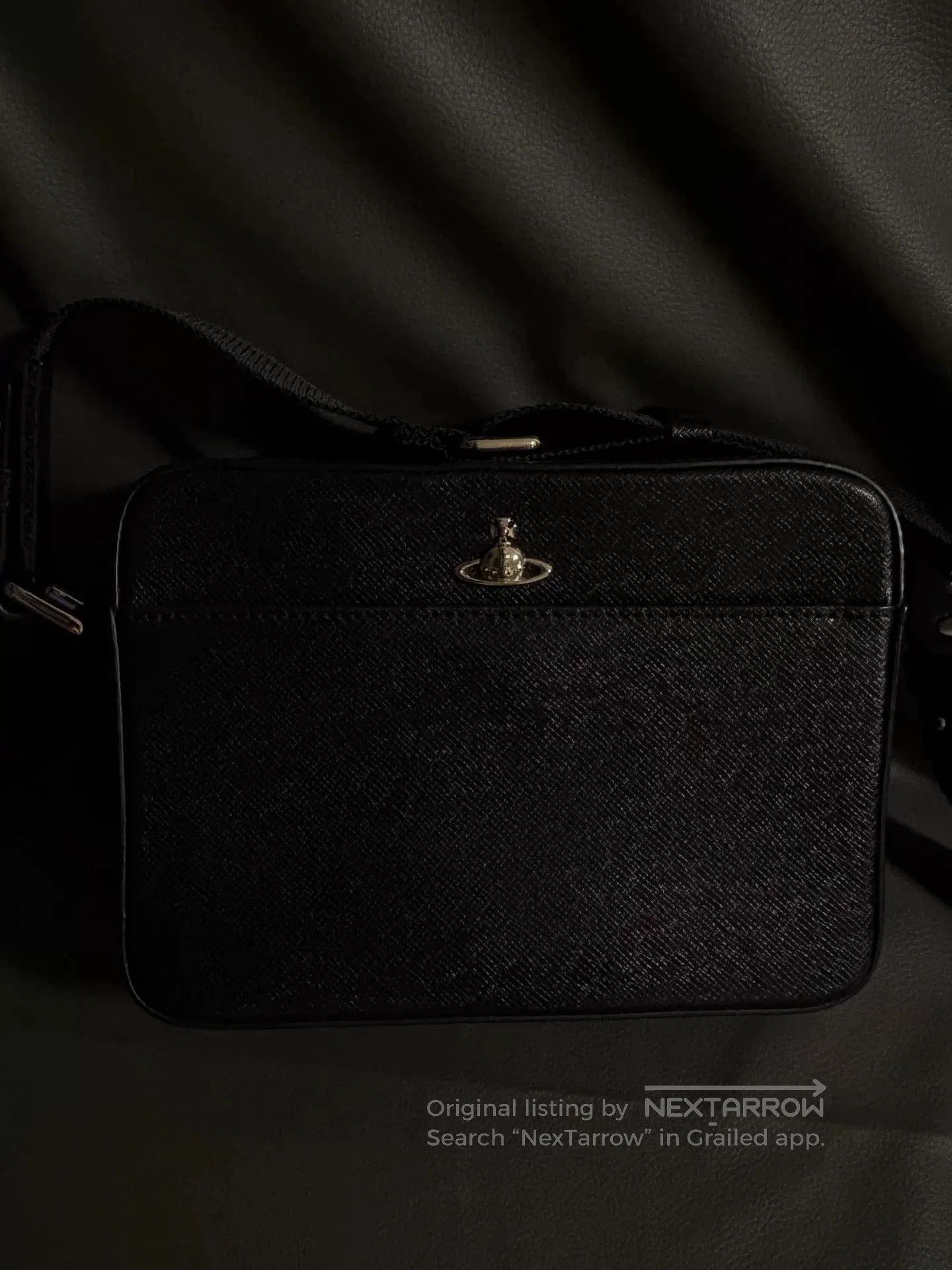 Vivienne Westwood Vivienne Westwood Black Leather Camera Bag. Size ONE SIZE - 1 Thumbnail