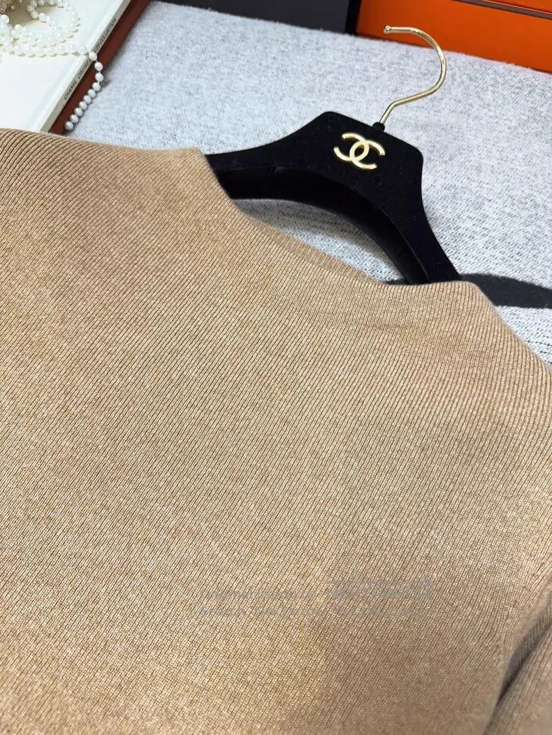 Loro Piana Loro Piana Khaki Long Sleeve Knit Top Size XS / US 0-2 / IT 36-38 - 9 Thumbnail