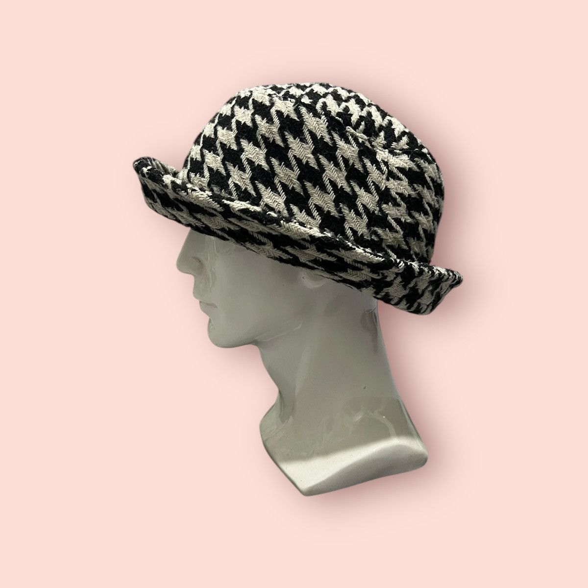 Edition Japan × H&M × L.O.G.G. VINTAGE H&M HOUNDSTOOTH BUCKET HAT Size ONE SIZE - 12 Thumbnail