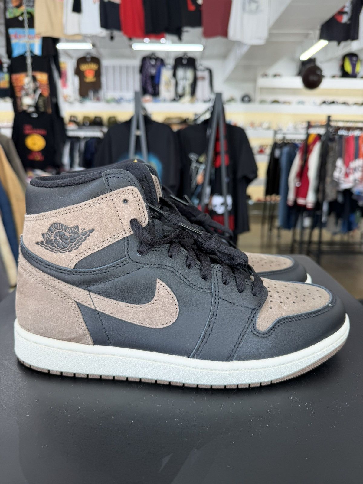 Jordan Brand Air Jordan 1 High Palomino Size 9 (2023) Size US 9 / EU 42 - 6 Thumbnail