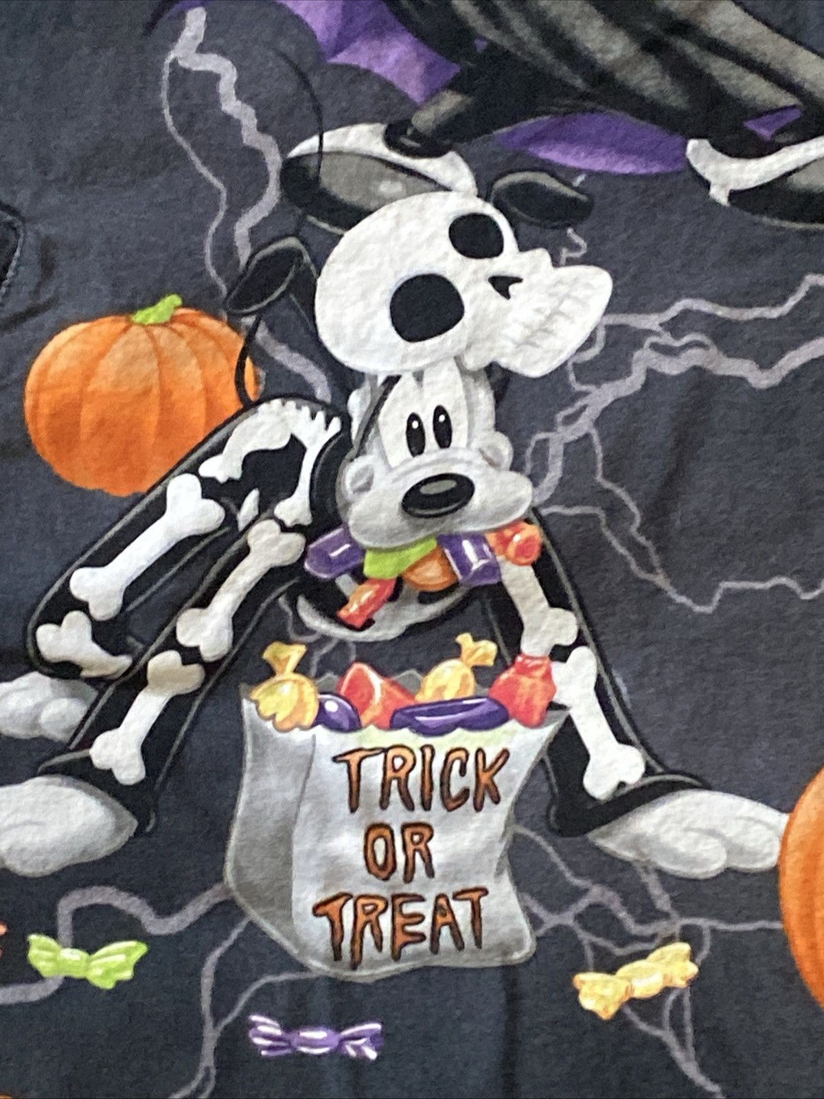 Disney Disney Mickey mouse & Friends Halloween Themed Scrub top Size XL / US 12-14 / IT 48-50 - 3 Thumbnail