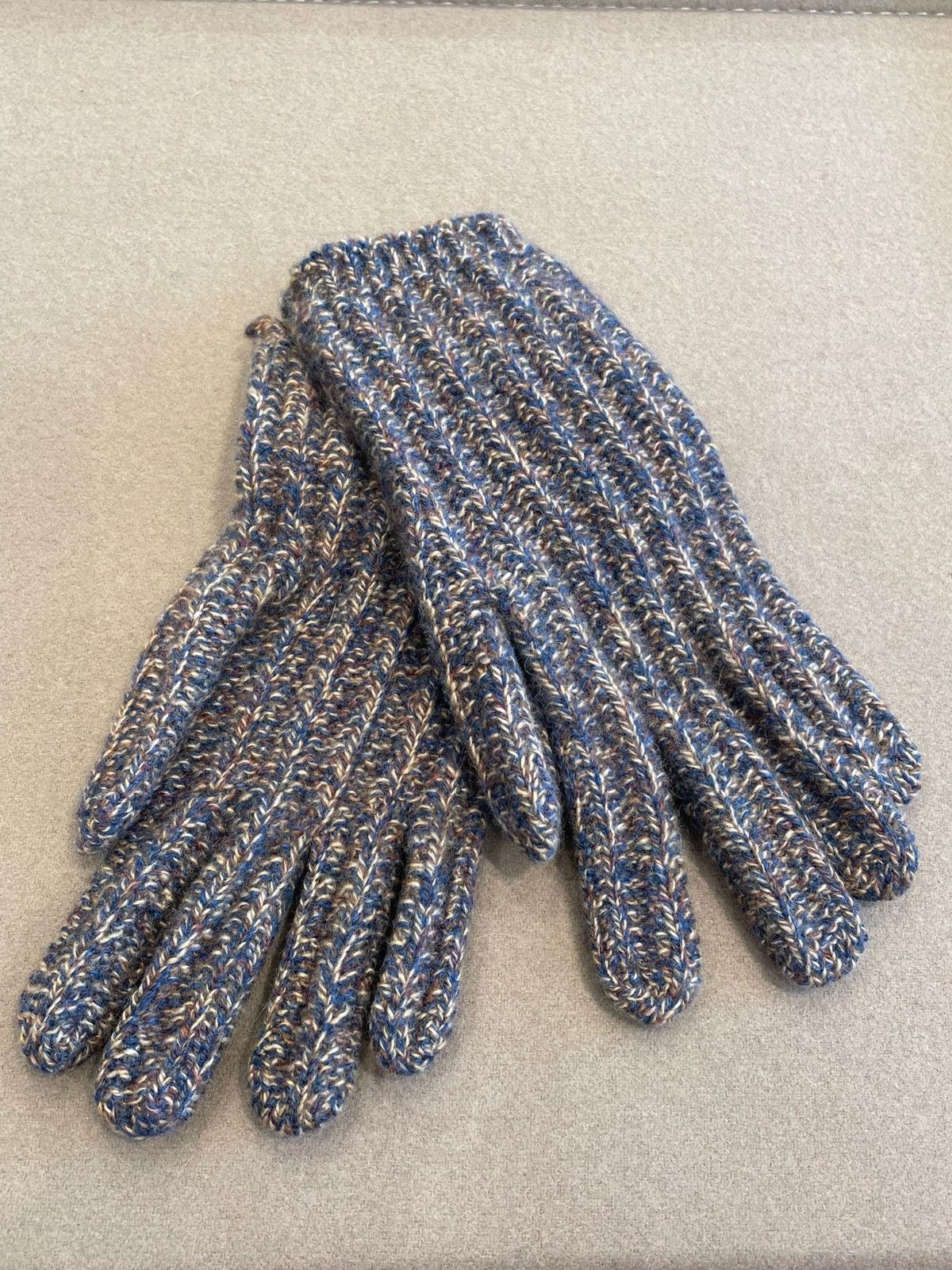 Loro Piana o1srvl11e0325 FAM6197 Size: OS / Gloves in Multicolor Size ONE SIZE - 2 Thumbnail