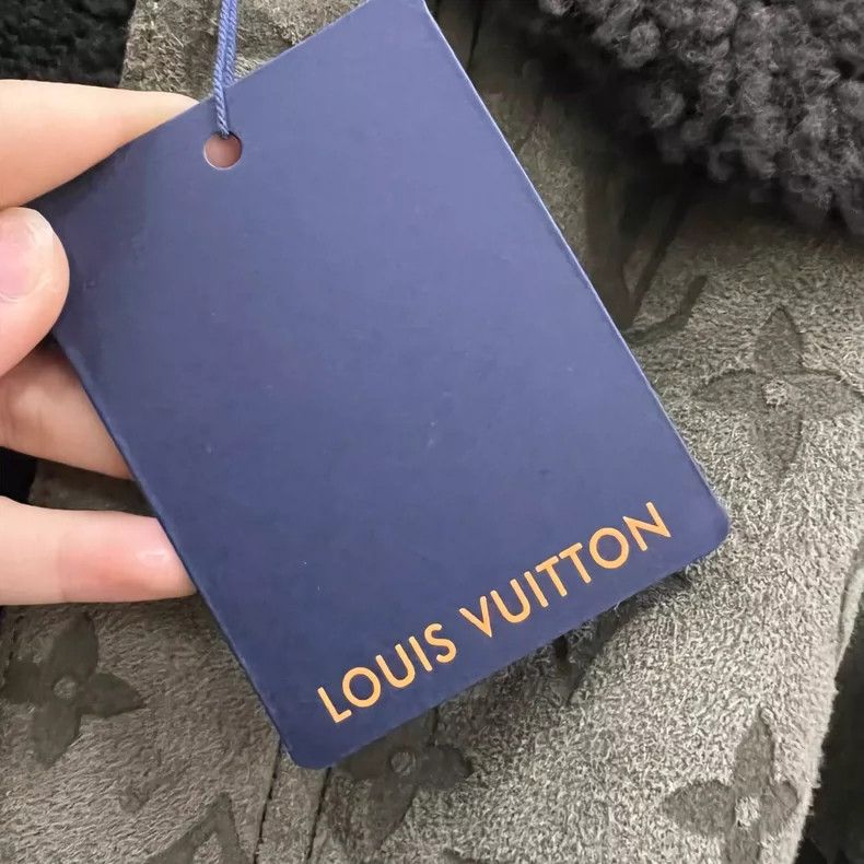 Louis Vuitton LOUIS VUITTON Old-print embossed fur one-piece jacket 2504- Size US L / EU 52-54 / 3 - 7 Thumbnail