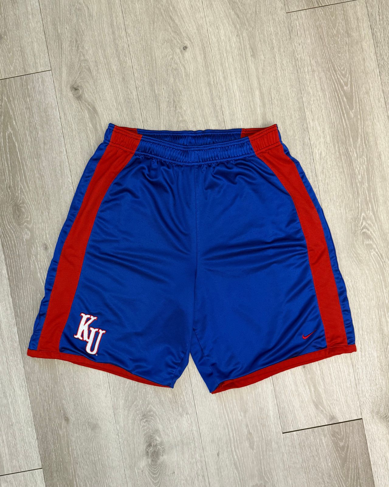 Nike × Vintage Vintage Nike Kansas University Jayhawks Basketball Shorts XL Size US 32 / EU 48 - 1 Thumbnail