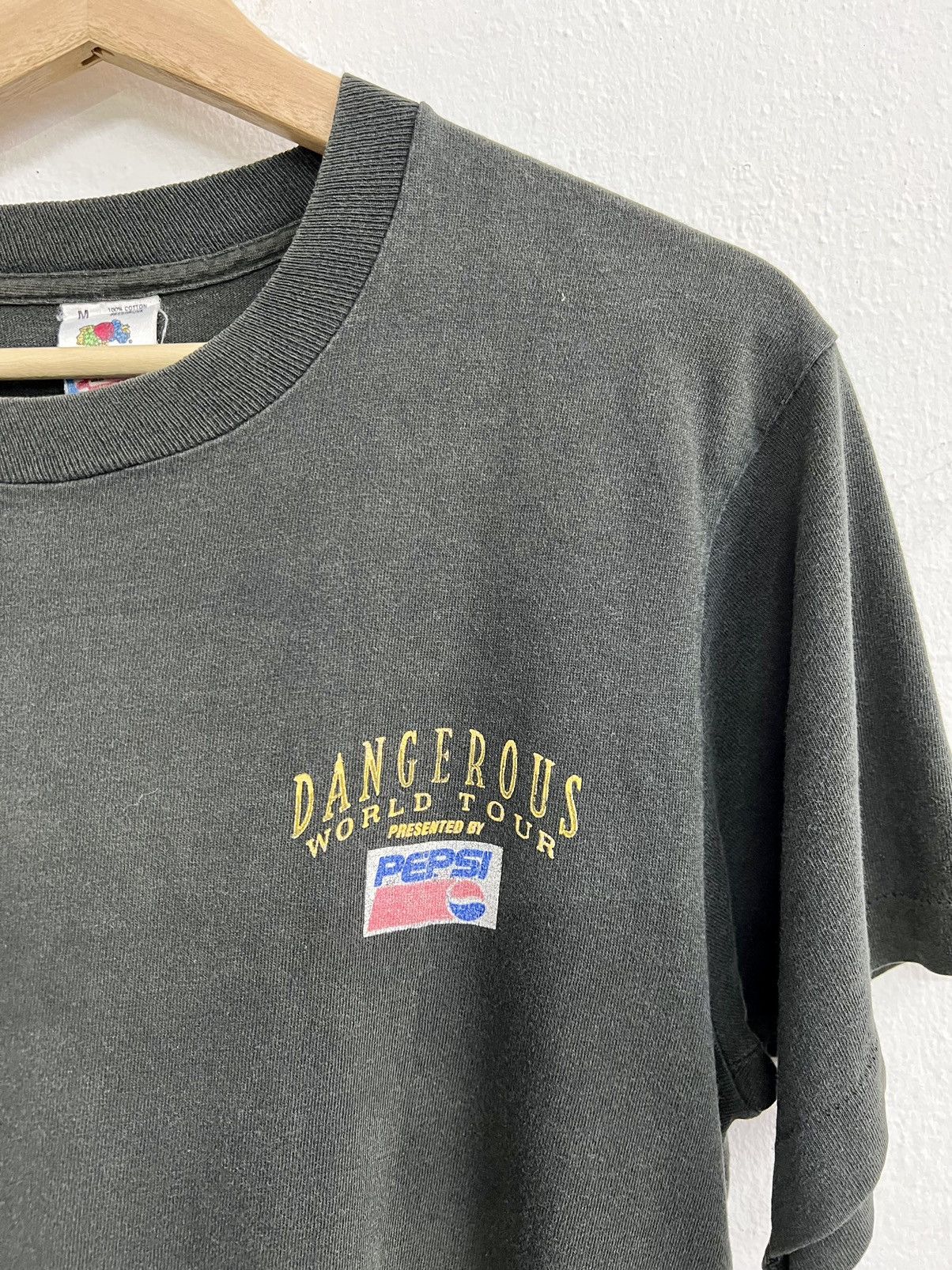 Vintage Vintage 90s Michael Jackson Dangerous World Tour Tee Size US M / EU 48-50 / 2 - 8 Thumbnail