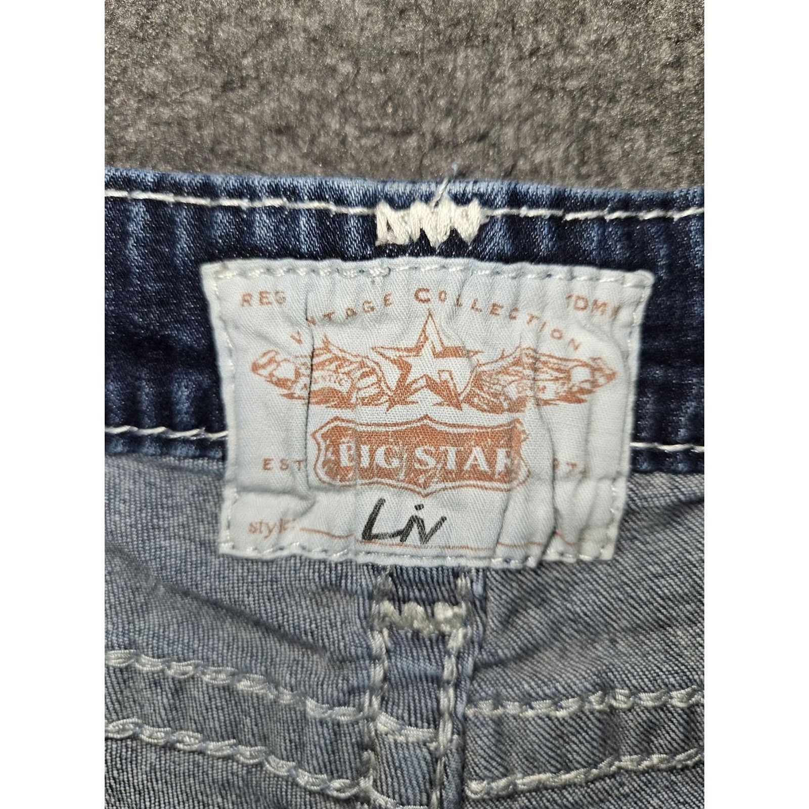 Denime VINTAGE Big Star Liv Shorts Womens 26 Blue Distressed Denim Frayed Cut-Off Raw Hem Summer Casual Pockets Logo 4 Inseam Size 26" / US 2 / IT 38 - 2 Thumbnail