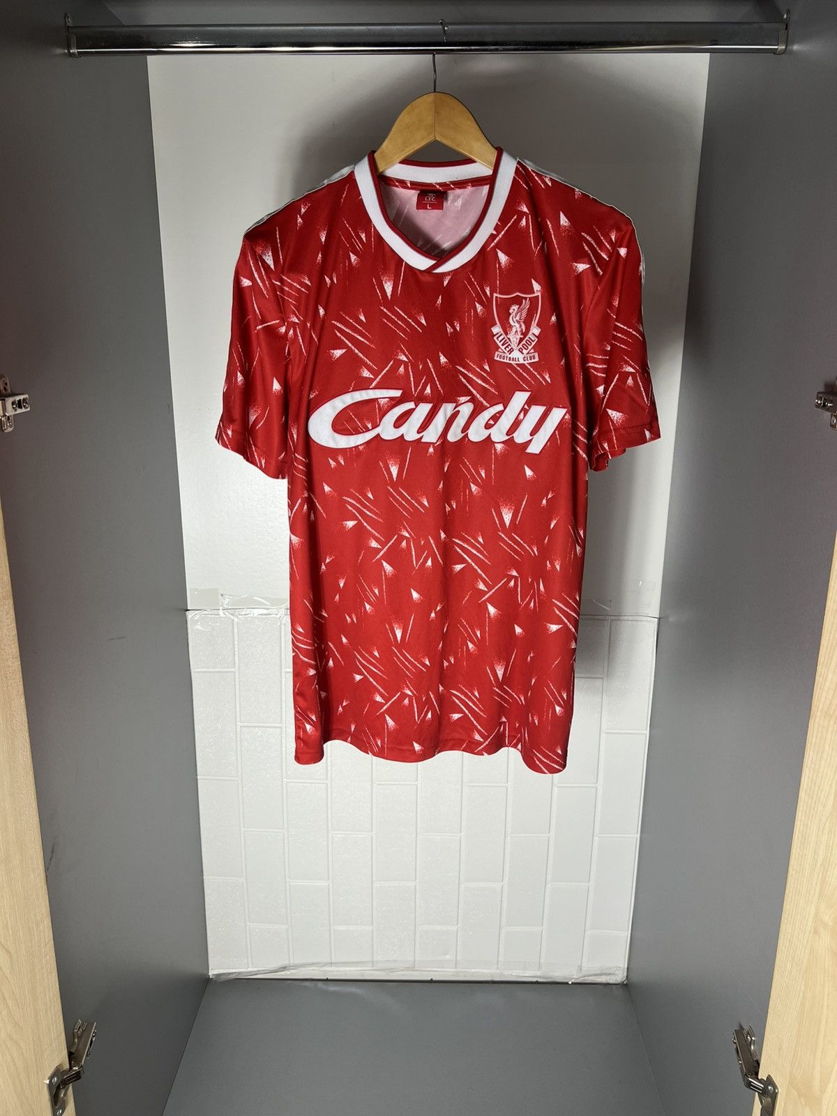 Vintage VERY RARE LIVERPOOL ENGLAND SOCCER JERSEY RETRO CANDY 90s Size US L / EU 52-54 / 3 - 9 Thumbnail