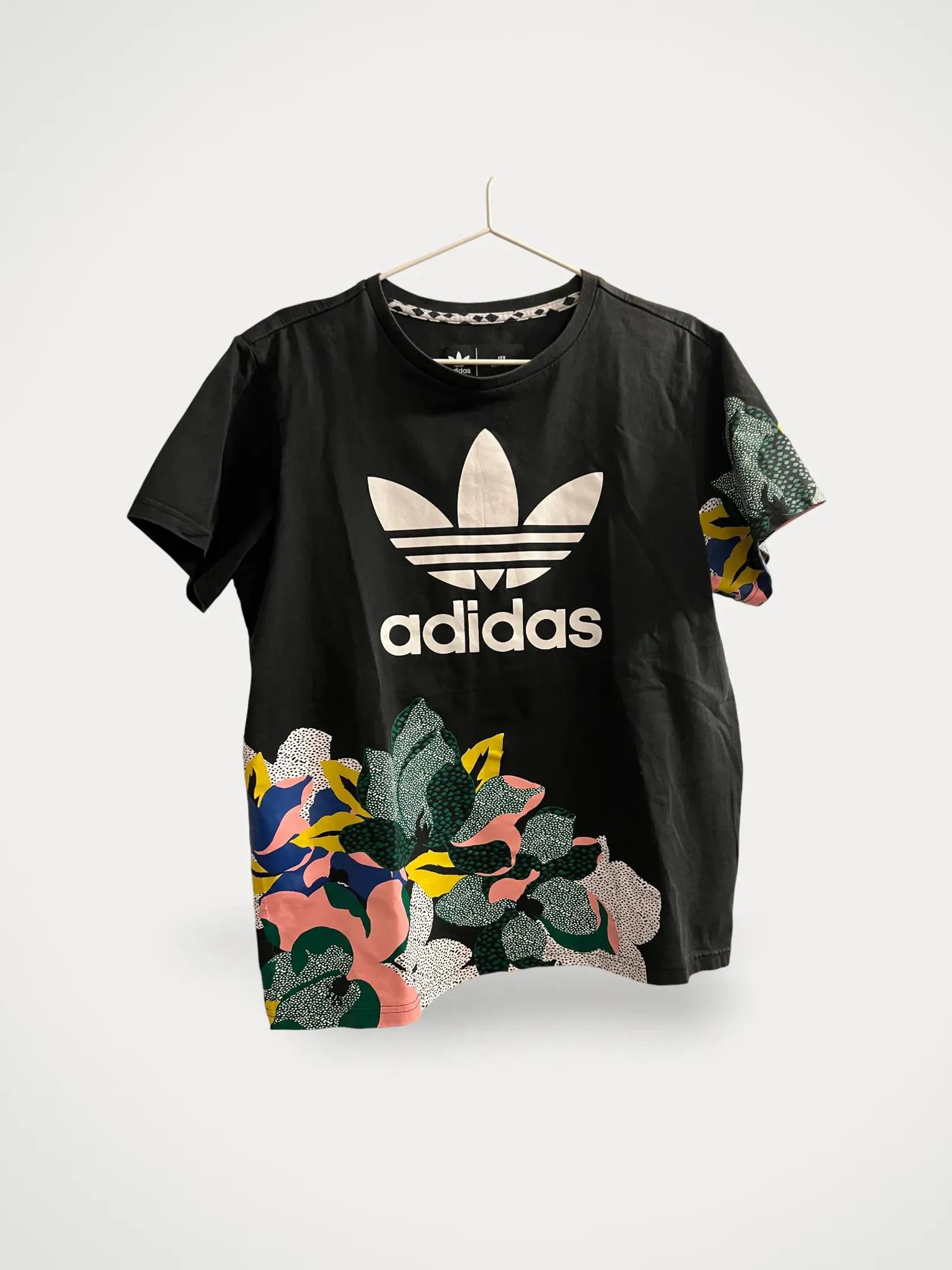 Adidas Adidas Short Sleeve T-shirt Size M / US 6-8 / IT 42-44 - 1 Thumbnail