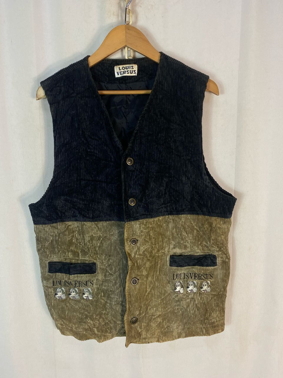 Louis versus cudroy embroidered logo vest