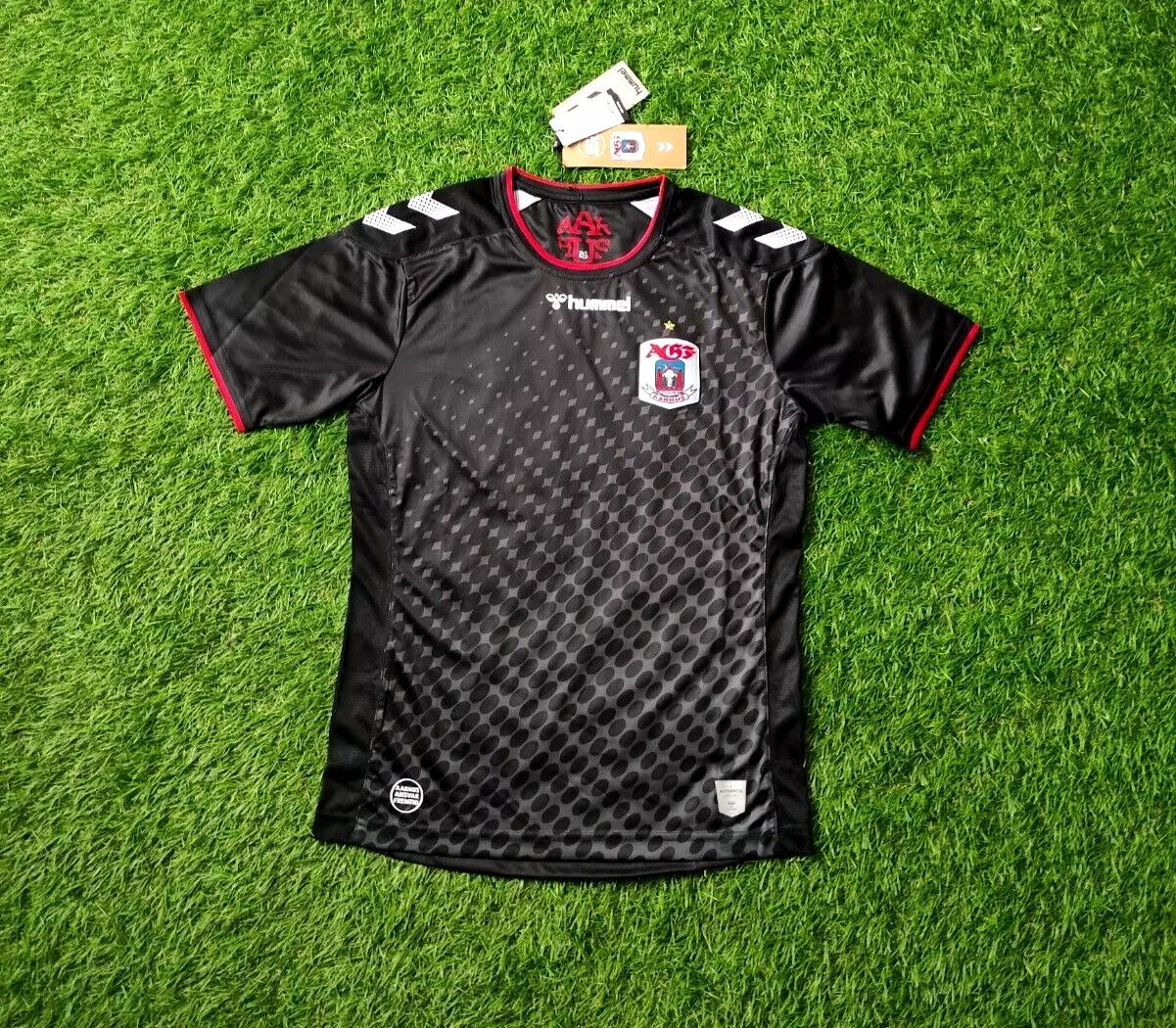 Hummel BNWT AGF AARHUS 2022 2023 GK SHIRT JERSEY FOOTBALL HUMMEL Size US S / EU 44-46 / 1 - 1 Thumbnail