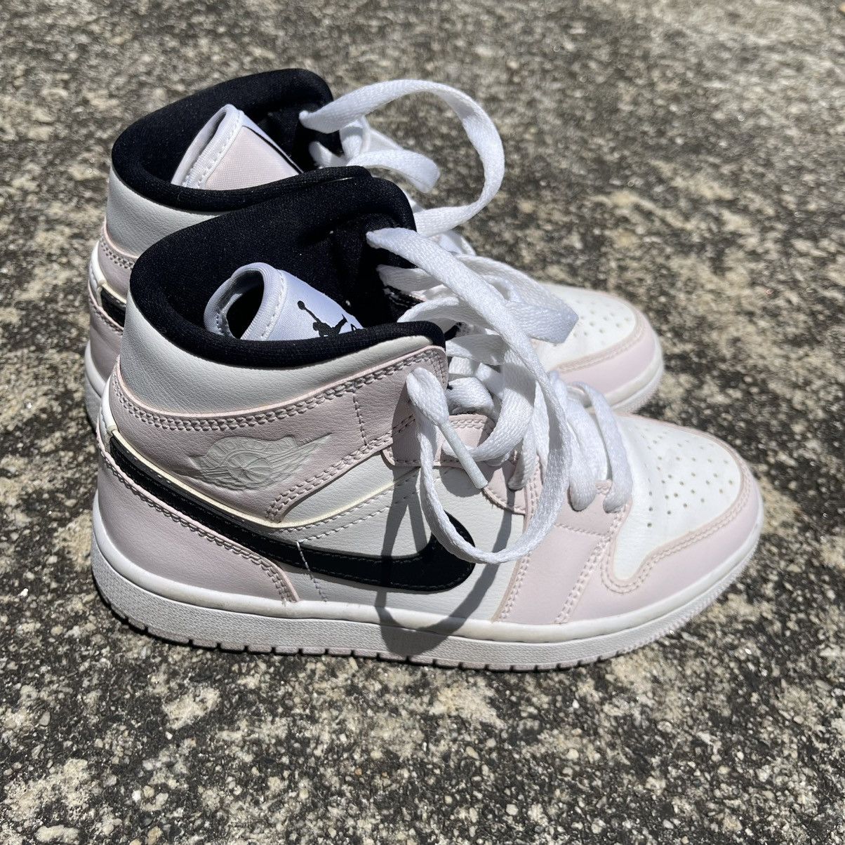 Nike Jordan 1 Mid Barely Rose Size 5 Size US 5 / IT 35 - 5 Thumbnail