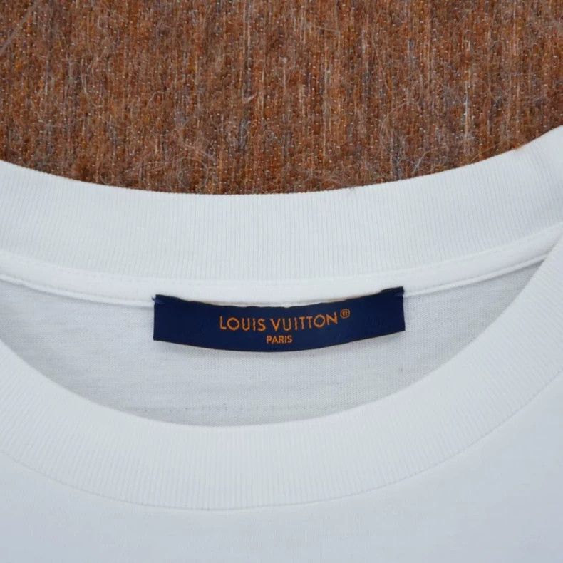 Louis Vuitton louis vuitton graffiti pocket short sleeve t-shirt-2507 Size US M / EU 48-50 / 2 - 3 Thumbnail