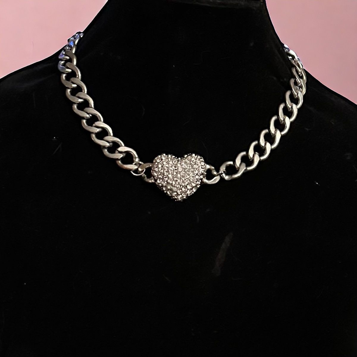 Other Chunky silver tone curb link paved rhinestone heart necklace Size ONE SIZE - 1 Thumbnail