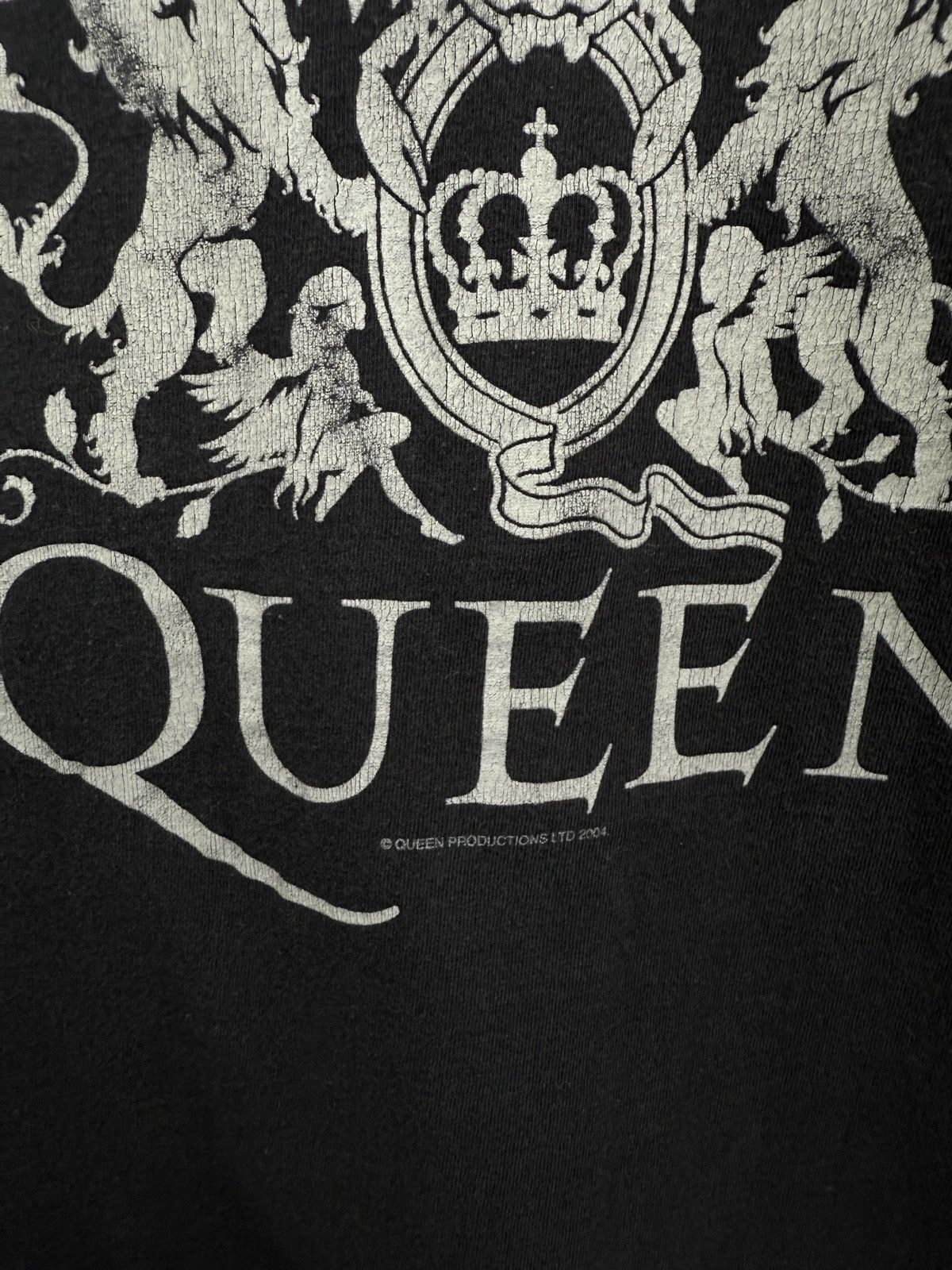 Fruit Of The Loom 🇬🇧 Vintage 2004 Queen Rock Band T-Shirt Rare Retro Hype Y2K Size US XL / EU 56 / 4 - 5 Thumbnail
