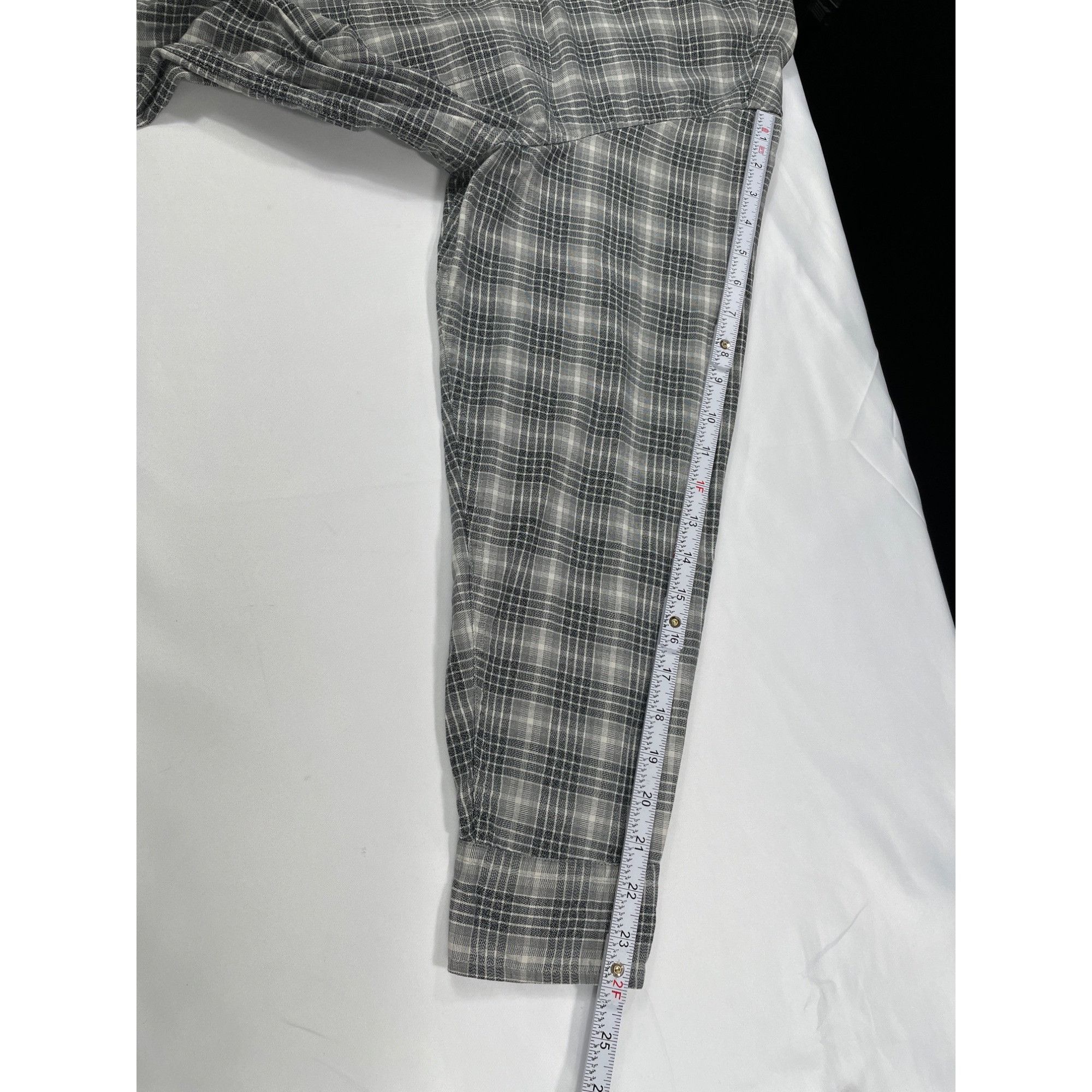 DKNY DKNY SKU 7645 Mens Gray Plaid Long Sleeve Button Down Shirt Size US XL / EU 56 / 4 - 7 Thumbnail