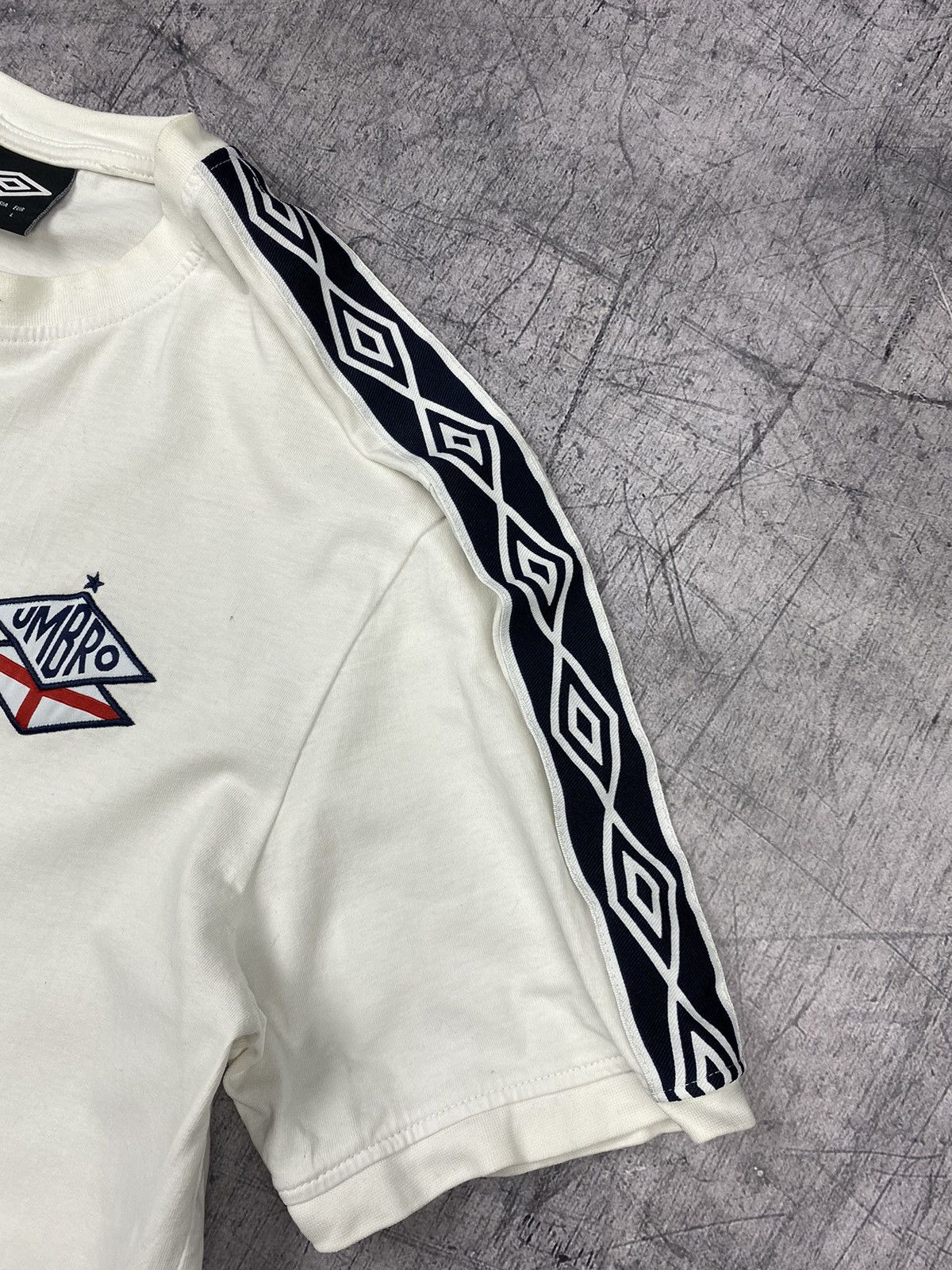 Umbro Umbro England Soccer Jersey Lampas Tee T Shirt Size US L / EU 52-54 / 3 - 6 Thumbnail
