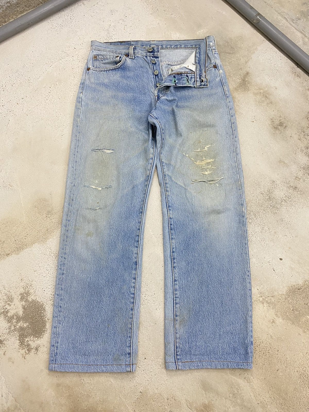 Levi's Vintage 80s Levis Big E Button 555 Distressed Light blue Jea Size US 29 - 1 Thumbnail