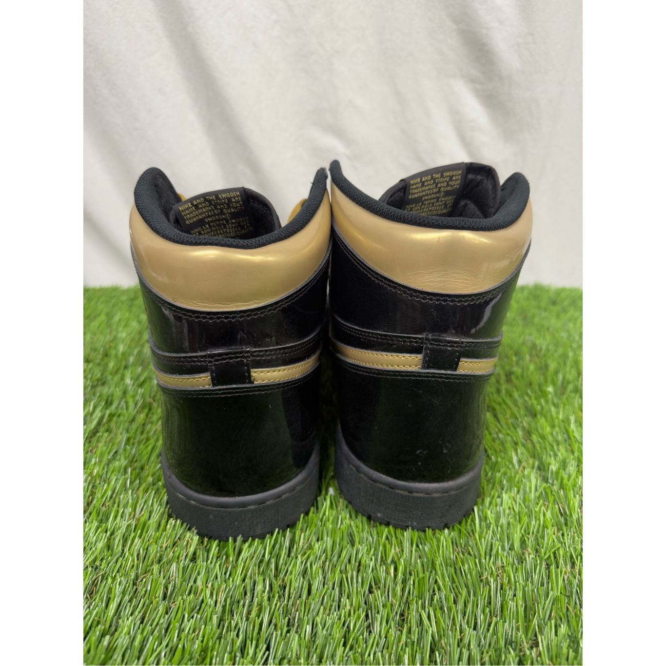 Jordan Brand Size 14 CLEAN Nike Air Jordan 1 Retro High OG Black/Metallic Size US 14 / EU 47 - 3 Thumbnail