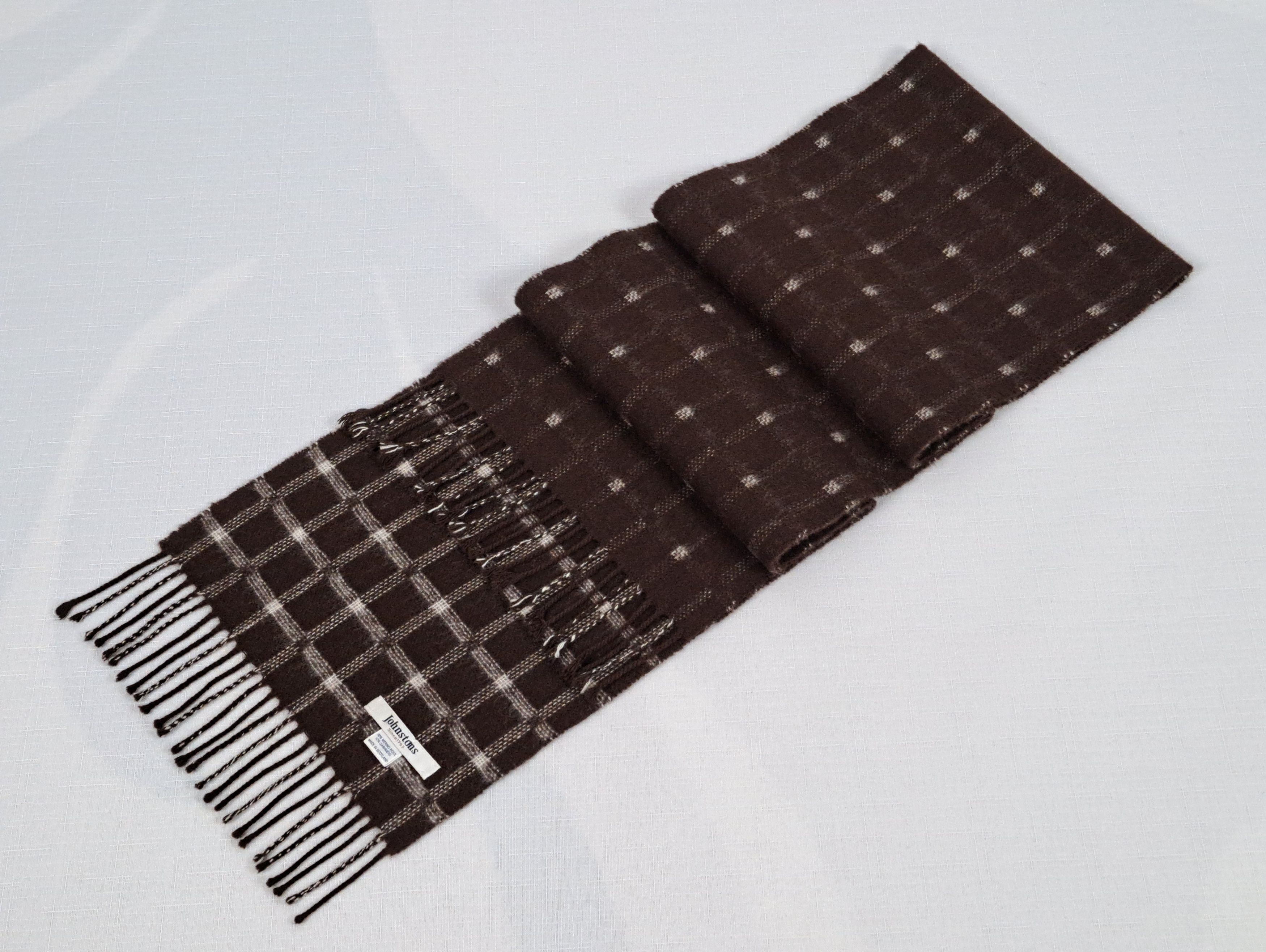 Johnstons Of Elgin Johnstons Of Elgin wool/cashmere scarf. Made in Scotland. Size ONE SIZE - 1 Thumbnail