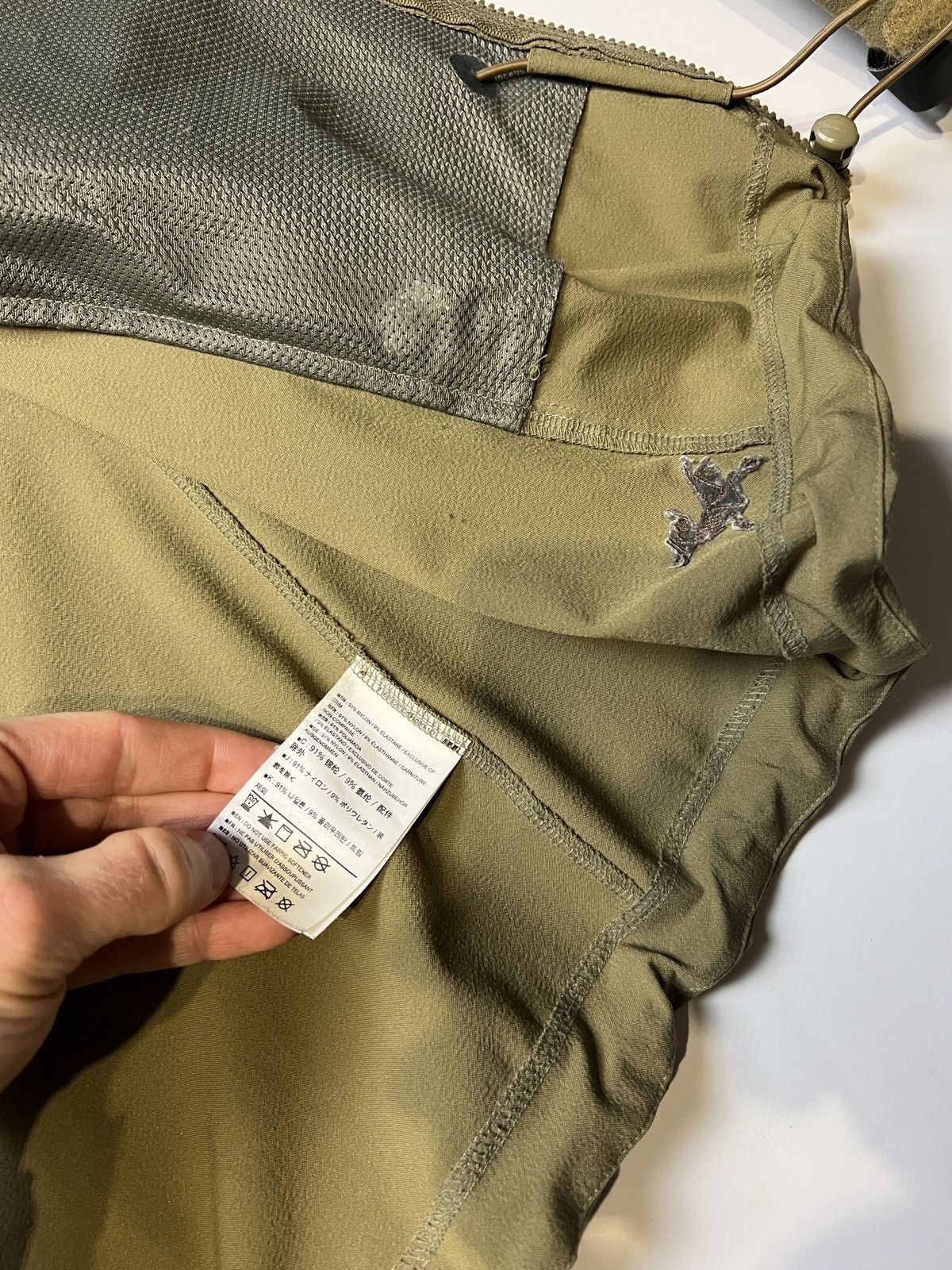 Arc'teryx Arc’teryx LEAF Combat Softshell Jacket – Crocodile Size US M / EU 48-50 / 2 - 7 Thumbnail