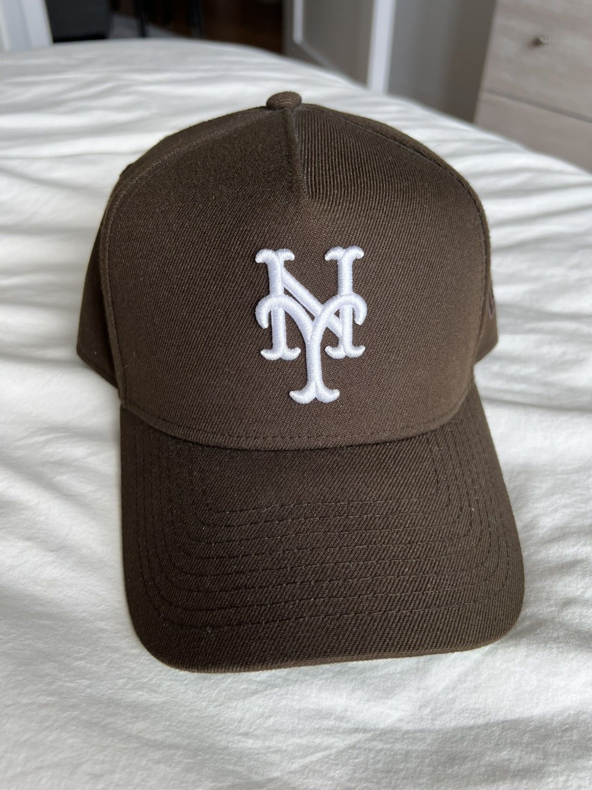 Extra Butter NEW ERA X EXTRA BUTTER METS "MOCHA" 9FORTY A-FRAME SNAPBACK Size ONE SIZE - 1 Thumbnail