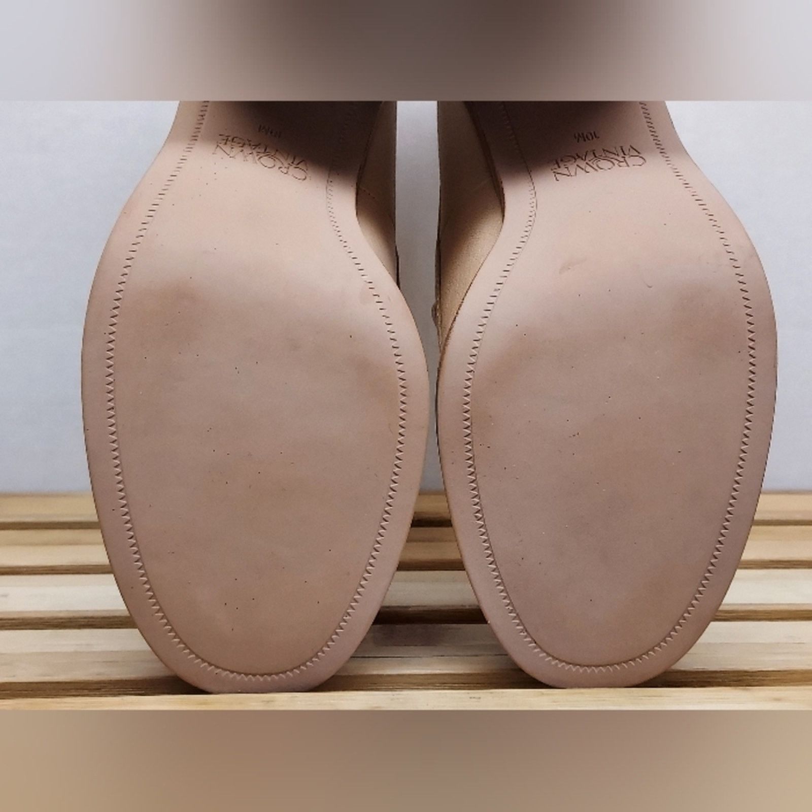 Other Crown Vintage Womens Beigh Caitlun Block Heel Pumps Size 10 Size US 10 / IT 40 - 10 Thumbnail