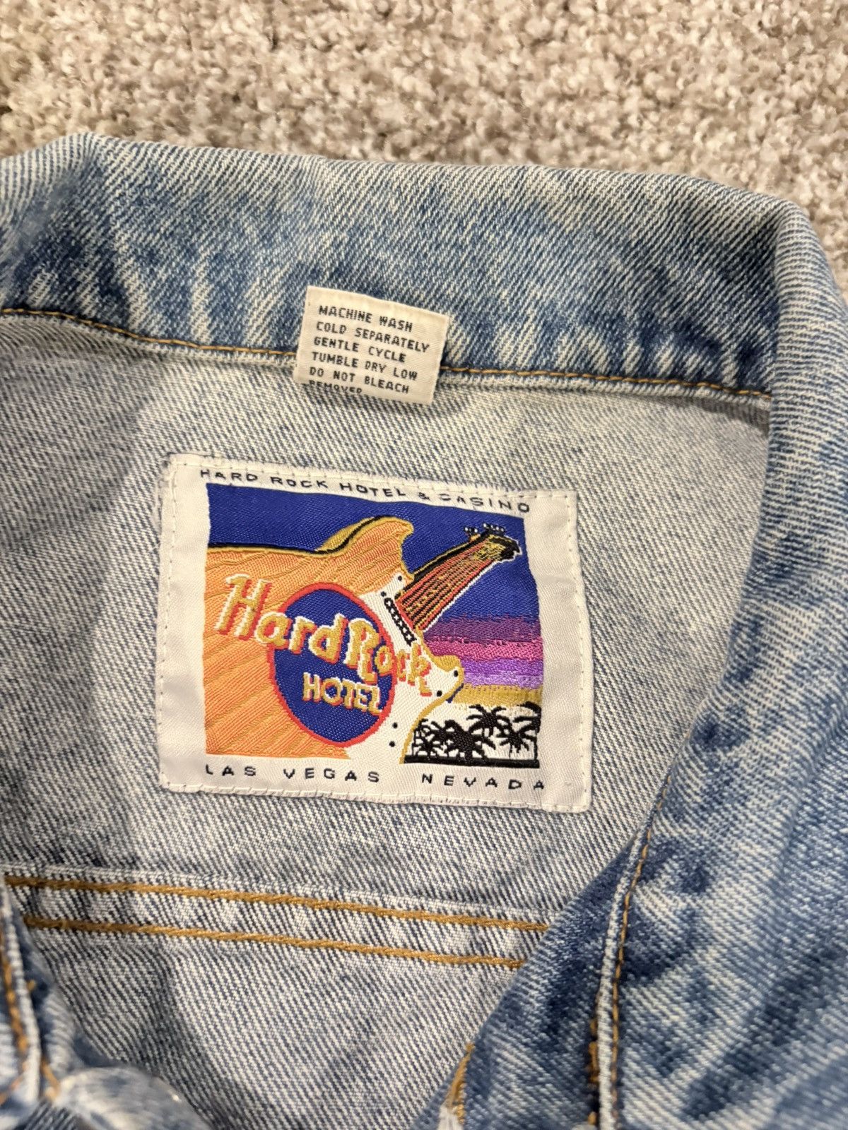 Hard Rock Cafe Vintage Hard Rock Cafe denim jacket Size US M / EU 48-50 / 2 - 3 Thumbnail