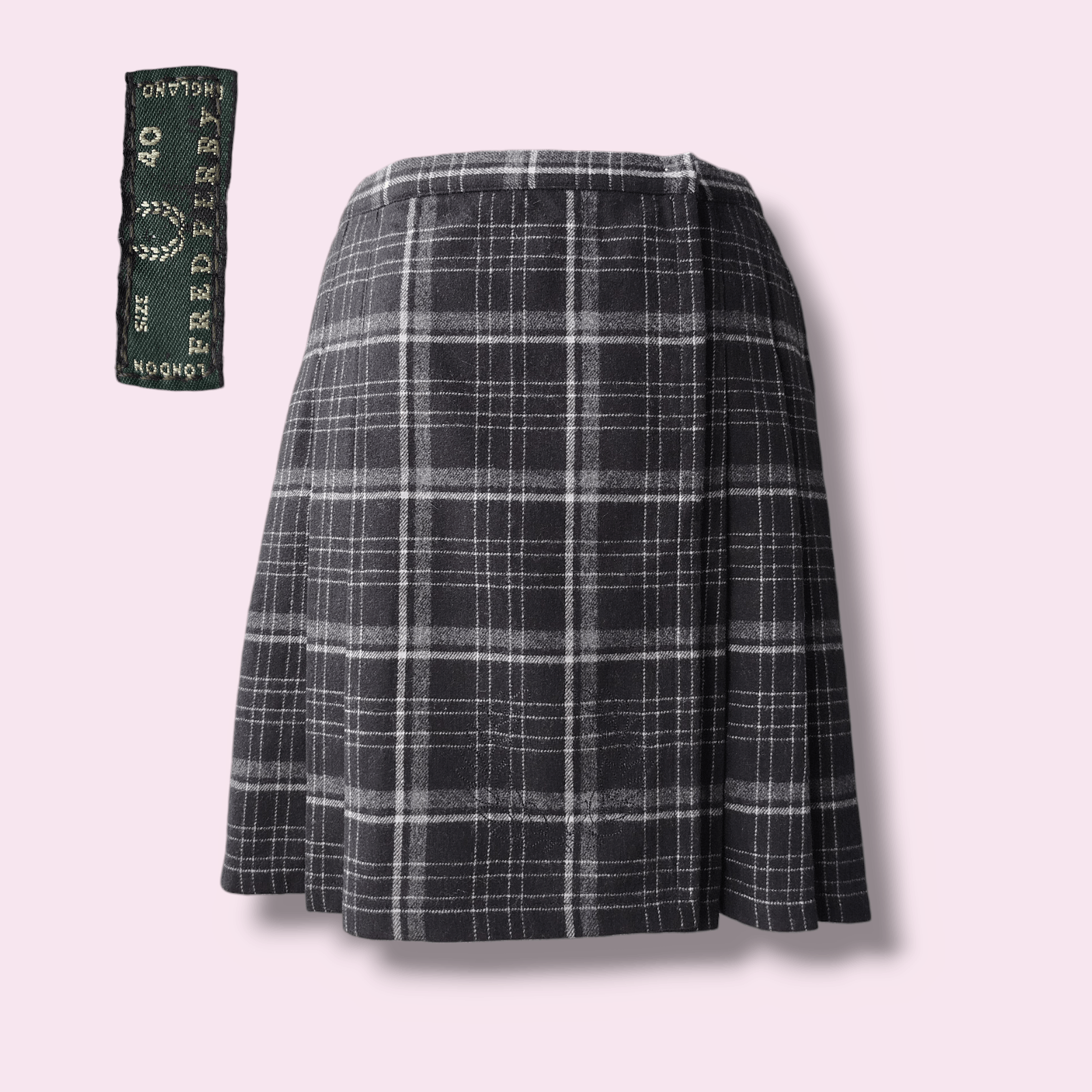 Fred Perry Wrap Skirt Kilt Plaid Pleated Wool Tartan Vintage Italy 40/S Size 27" / US 4 / IT 40 - 1 Thumbnail