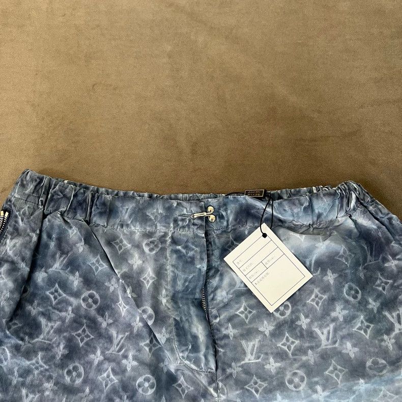 Louis Vuitton Louis Vuitton Blue tie-dye full print shorts Size US 40 / EU 56 - 3 Thumbnail