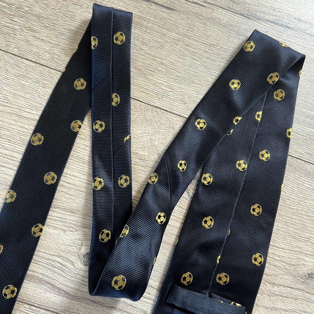 Vintage Vintage 90s FIFA Silk tie monogram rare Size ONE SIZE - 7 Thumbnail