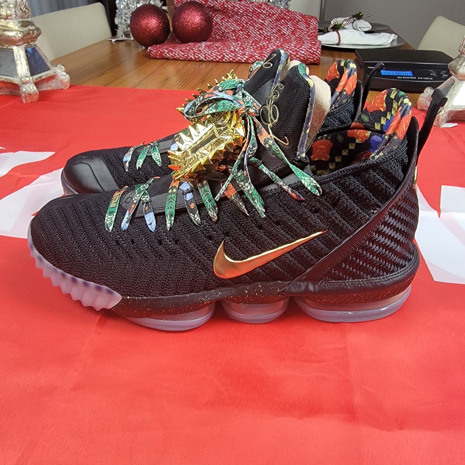 Nike Nike LeBron 16 KC Watch The Throne Sz 11 Black CI1518001 Size US 11 / EU 44 - 2 Thumbnail